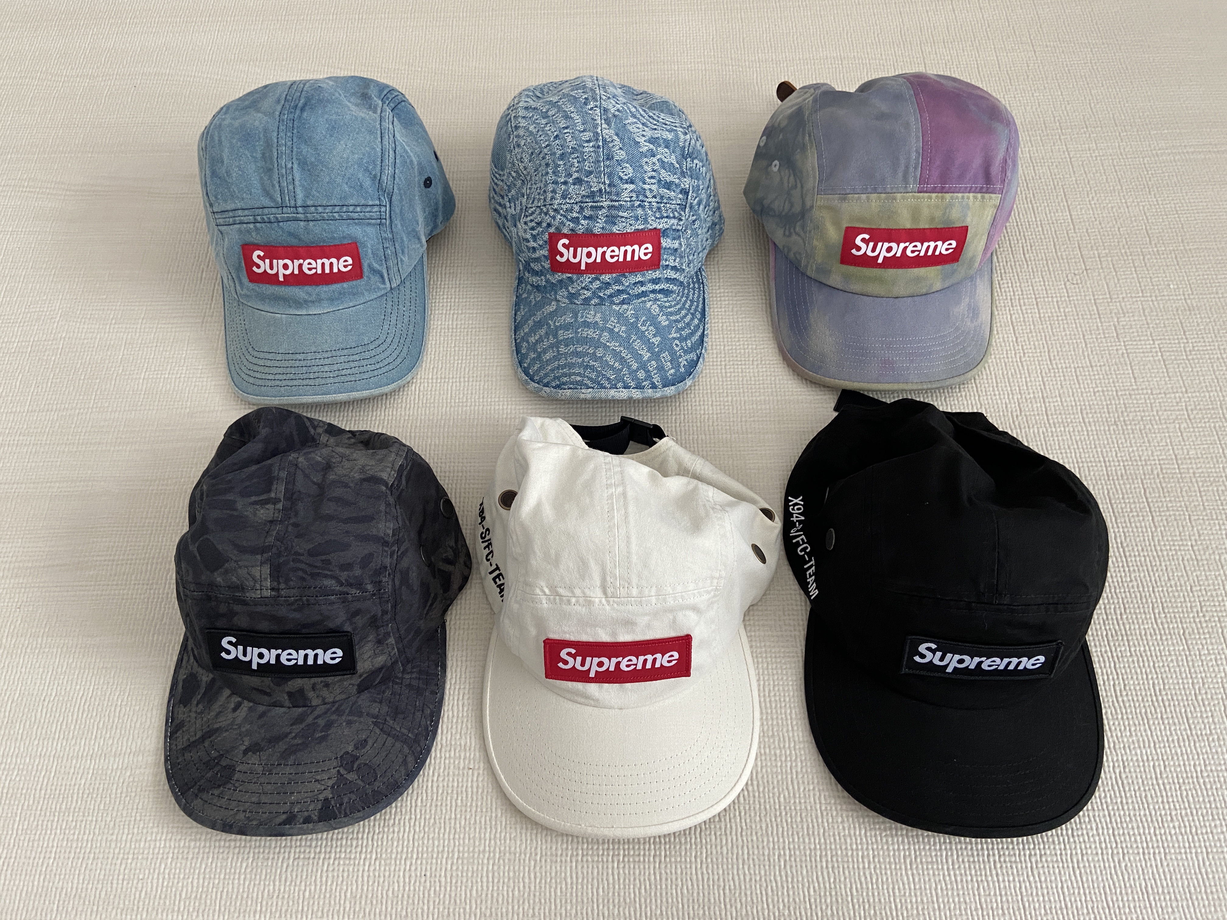 Supreme Circles Jacquard Denim Camp Cap Blue - 21FW, Supreme Military Camp Cap Black - 22SS 착용 스타일