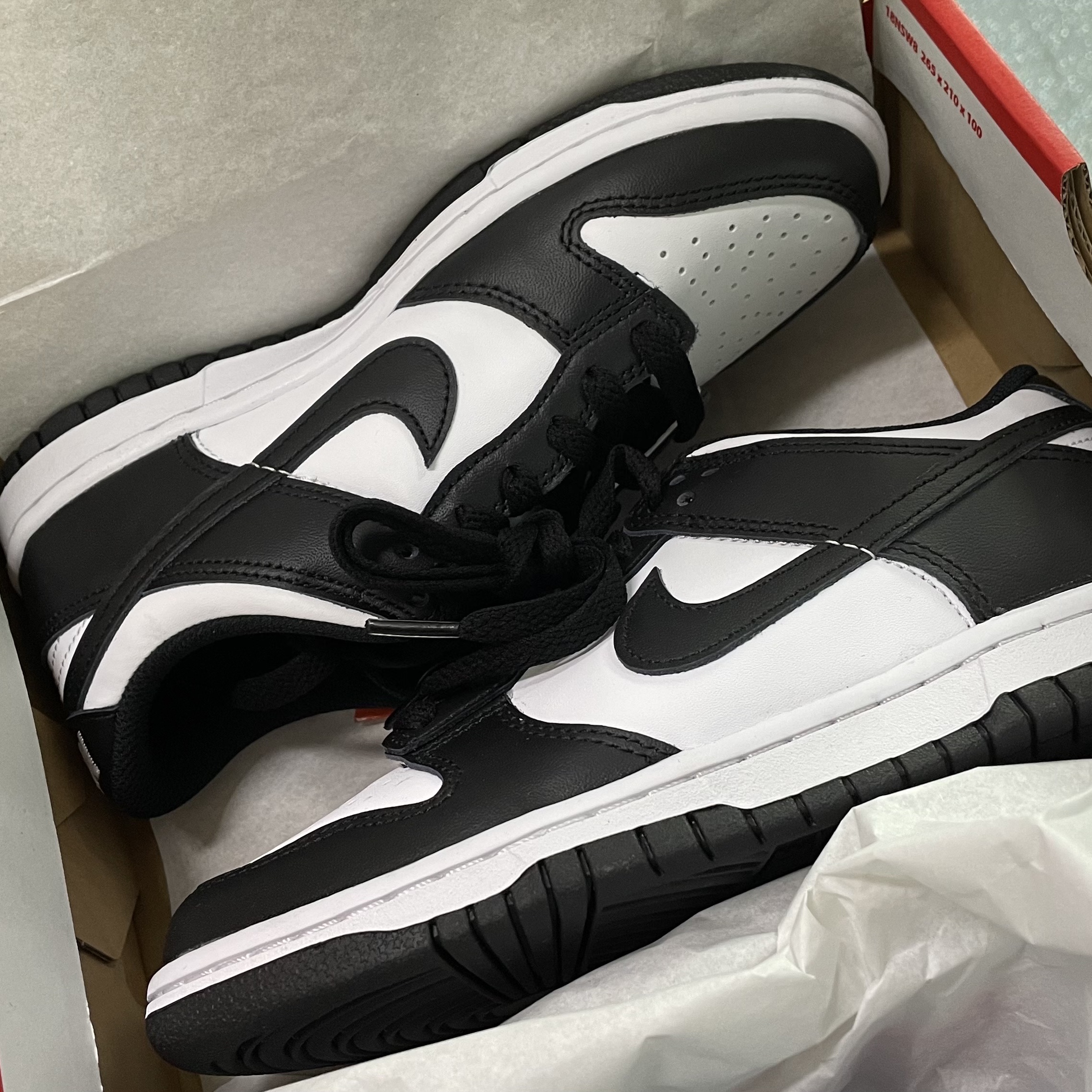 (GS) Nike Dunk Low Black 착용 스타일