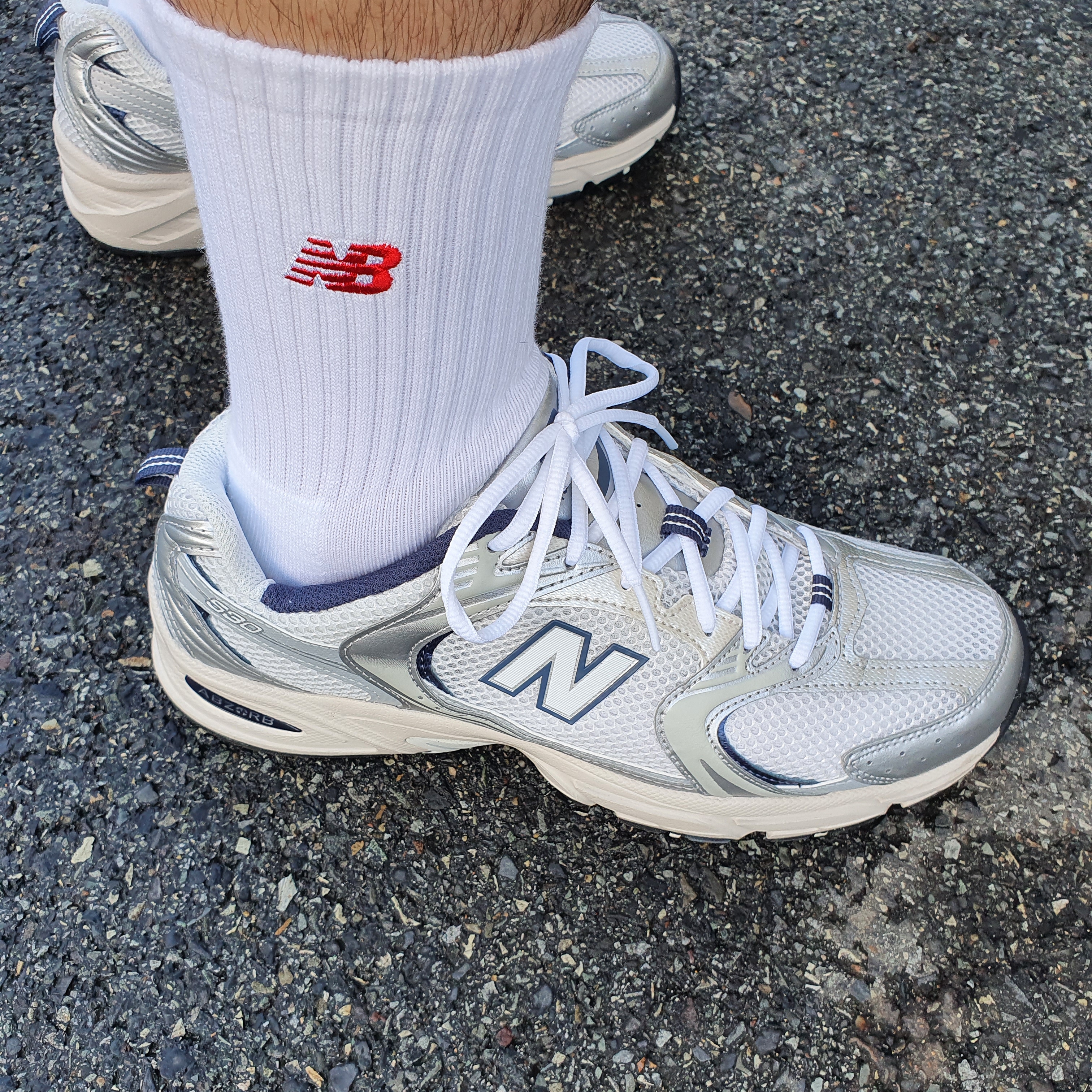 New Balance 530 Steel Grey 착용 스타일