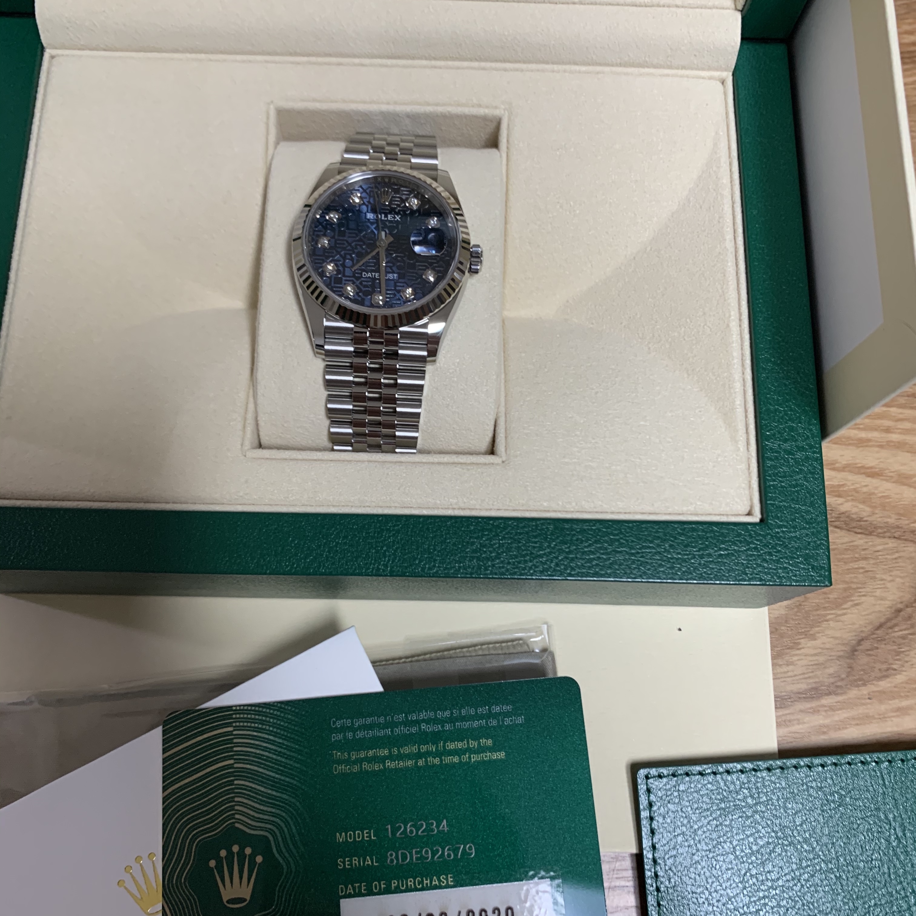 Rolex Datejust 41mm 126334 Bright Blue Diamond-Set Jubilee 착용 스타일