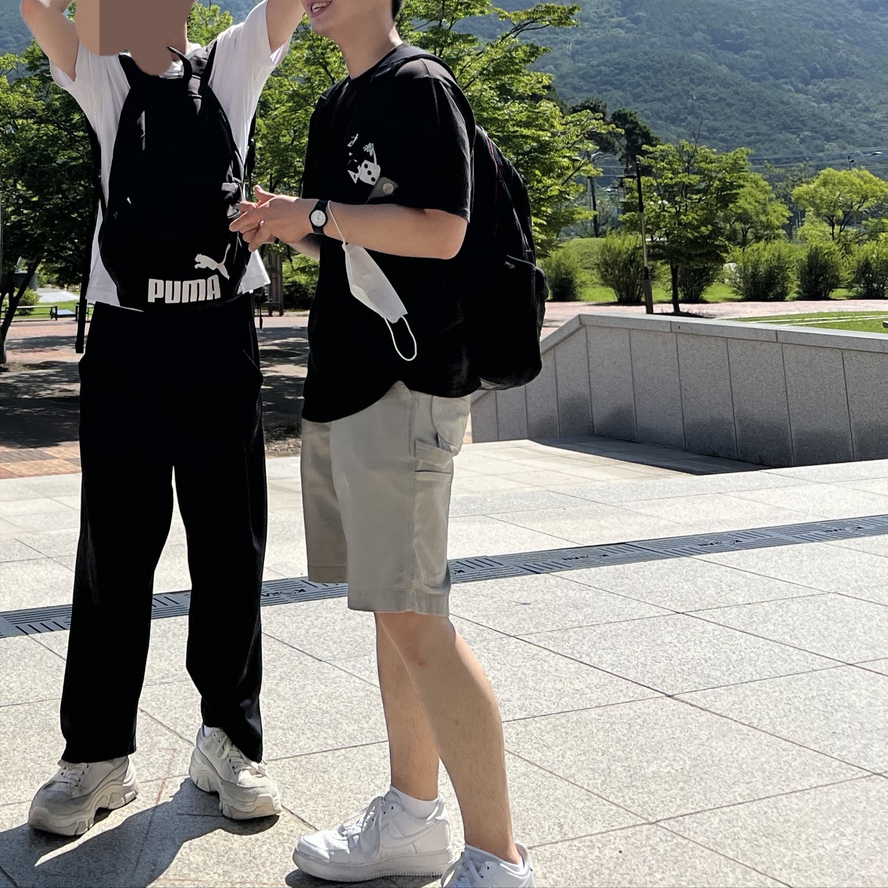 Stussy Dice Pigment Dyed T-Shirt Black 2021, Nike x Supreme Air Force 1 Low White 착용 스타일