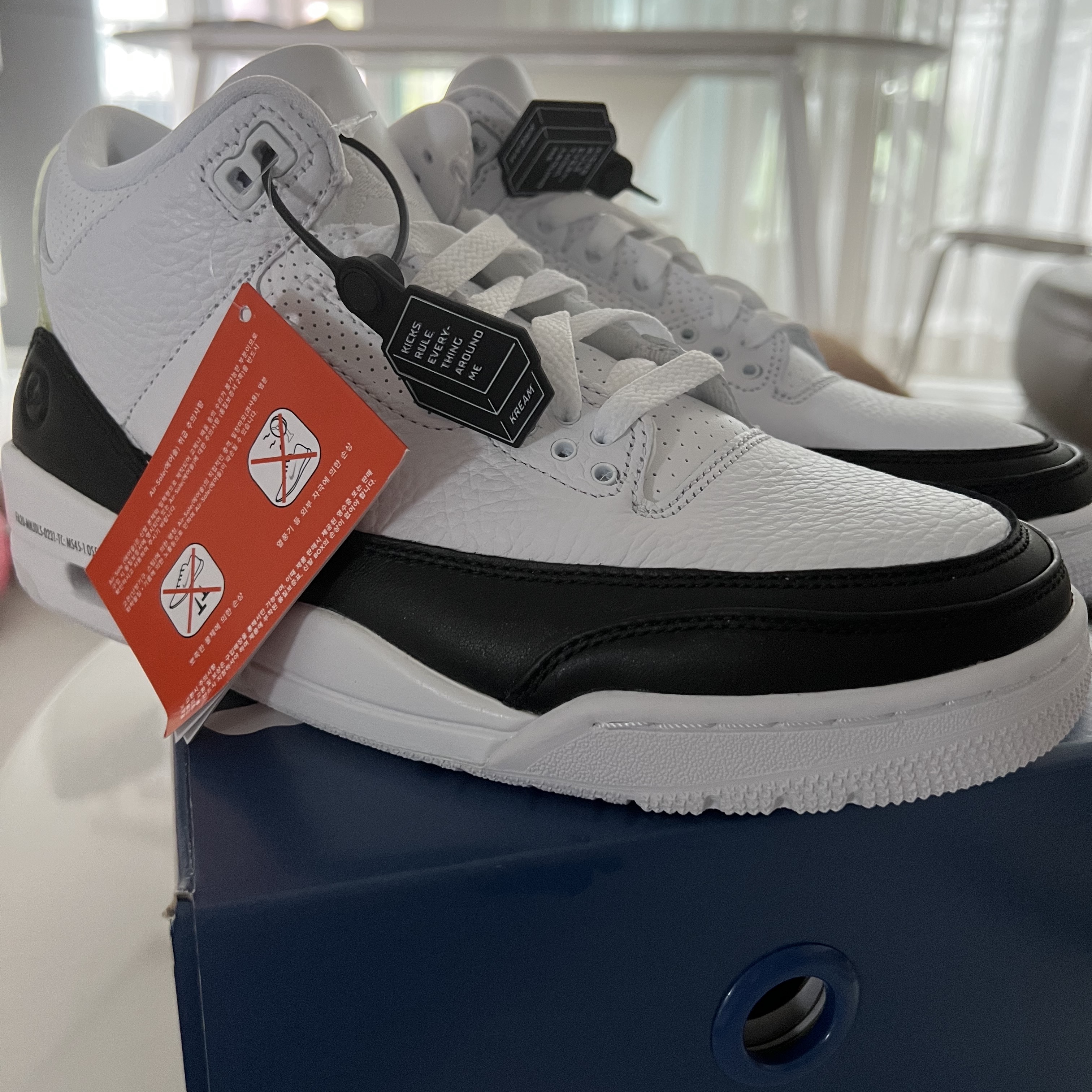 Jordan 3 x Fragment Retro SP White Black 착용 스타일 - 2