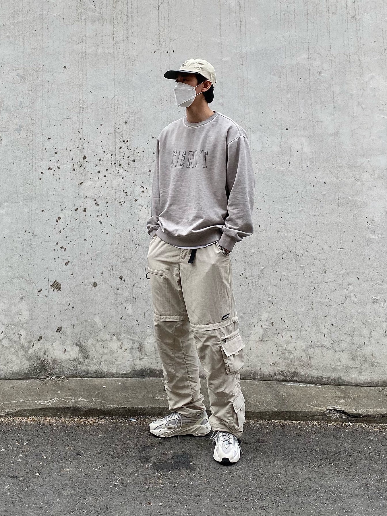 Adidas Yeezy Boost 700 V2 Static 2018 착용 스타일 - 2