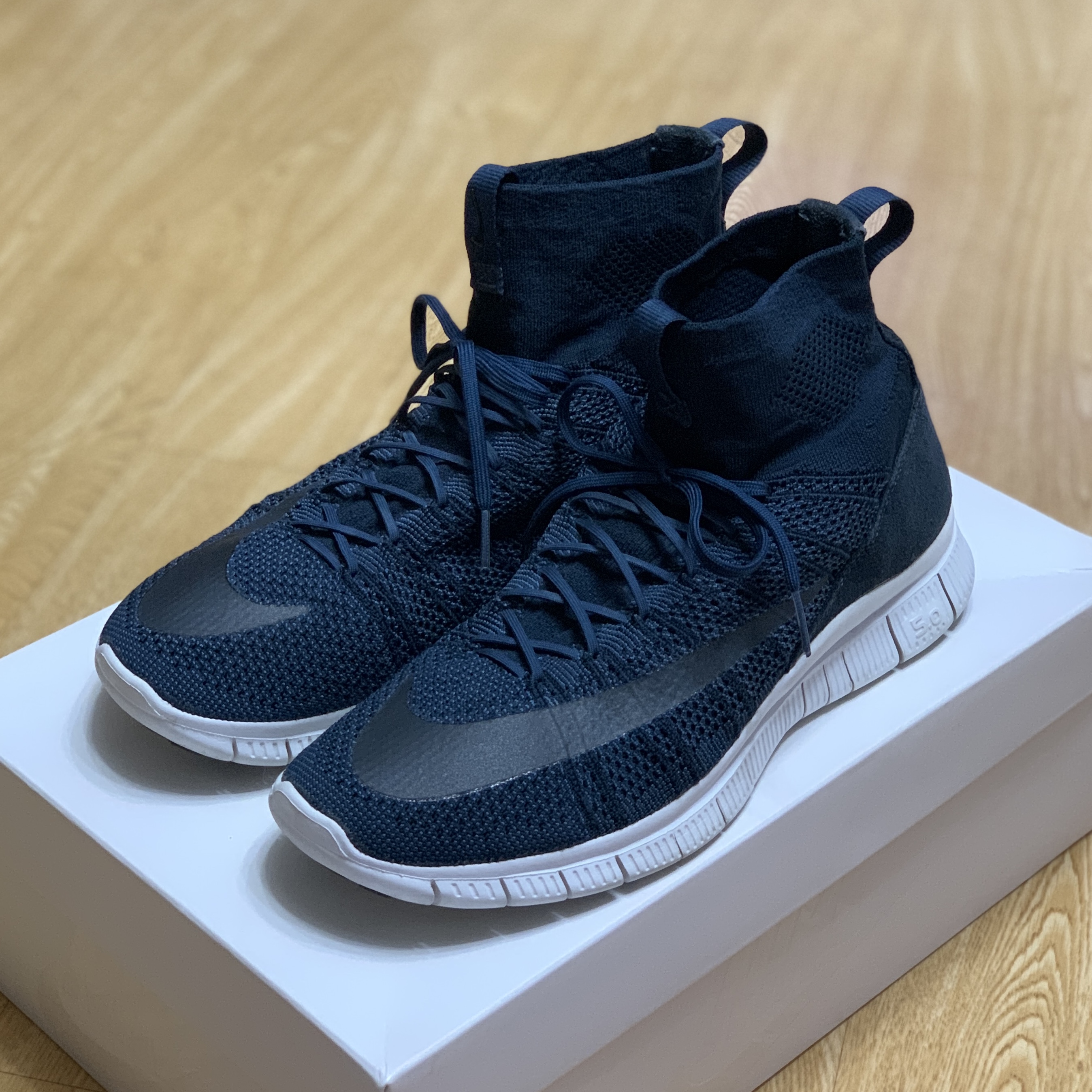 Nike Free Flyknit Mercurial FC 착용 스타일