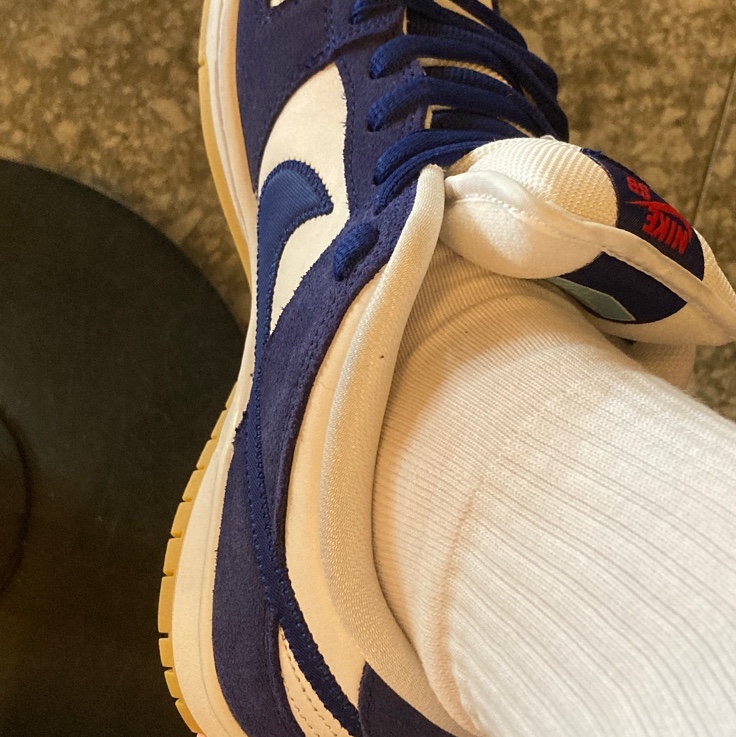 Nike SB Dunk Low Pro Premium Deep Royal Blue, Stussy Small Stock Crew Socks White (3 Pack) 착용 스타일 - 3