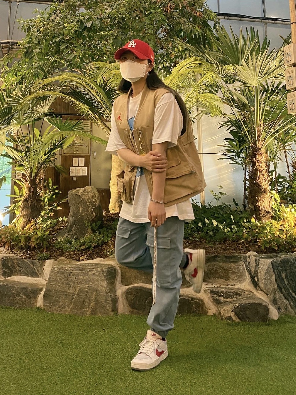 Jordan x Travis Scott Utility Vest - Asia, (W) Nike Dunk Low Disrupt Gym Red 착용 스타일