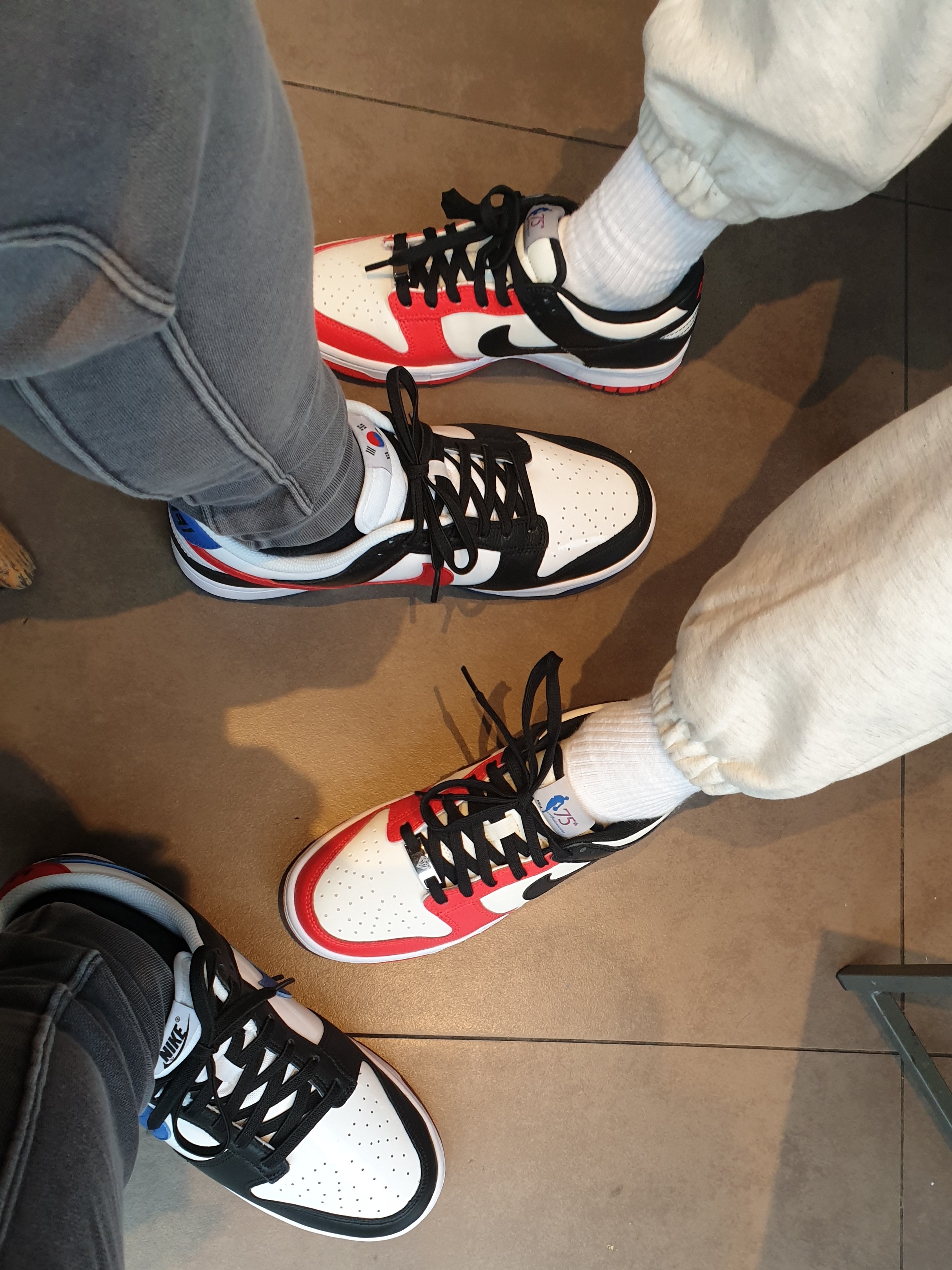 Nike x NBA Dunk Low Retro EMB Black and Chile Red, (GS) Nike x NBA Dunk Low Black and Chile Red 착용 스타일 - 3