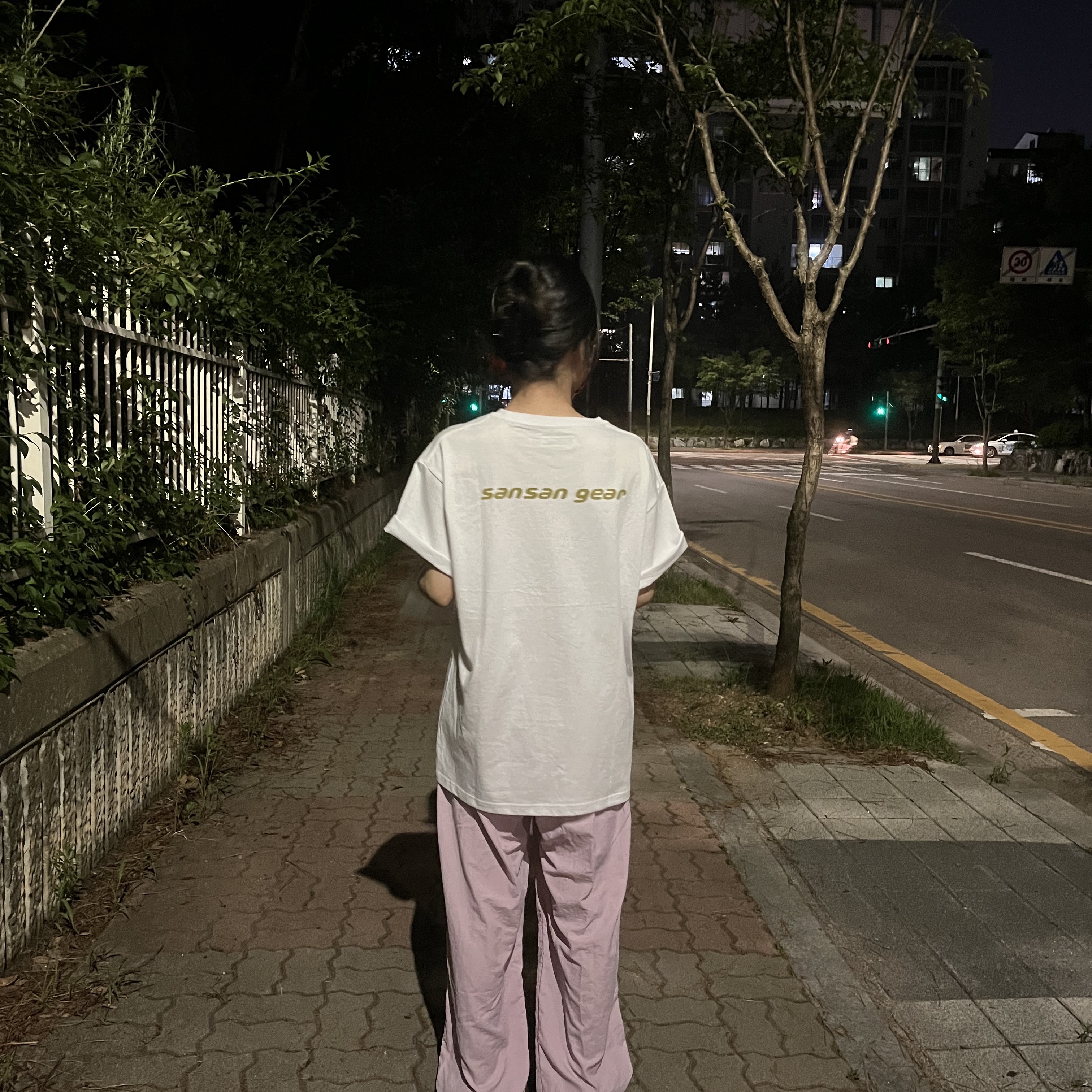 Sansan Gear Logo T-Shirt White - 22SS 착용 스타일