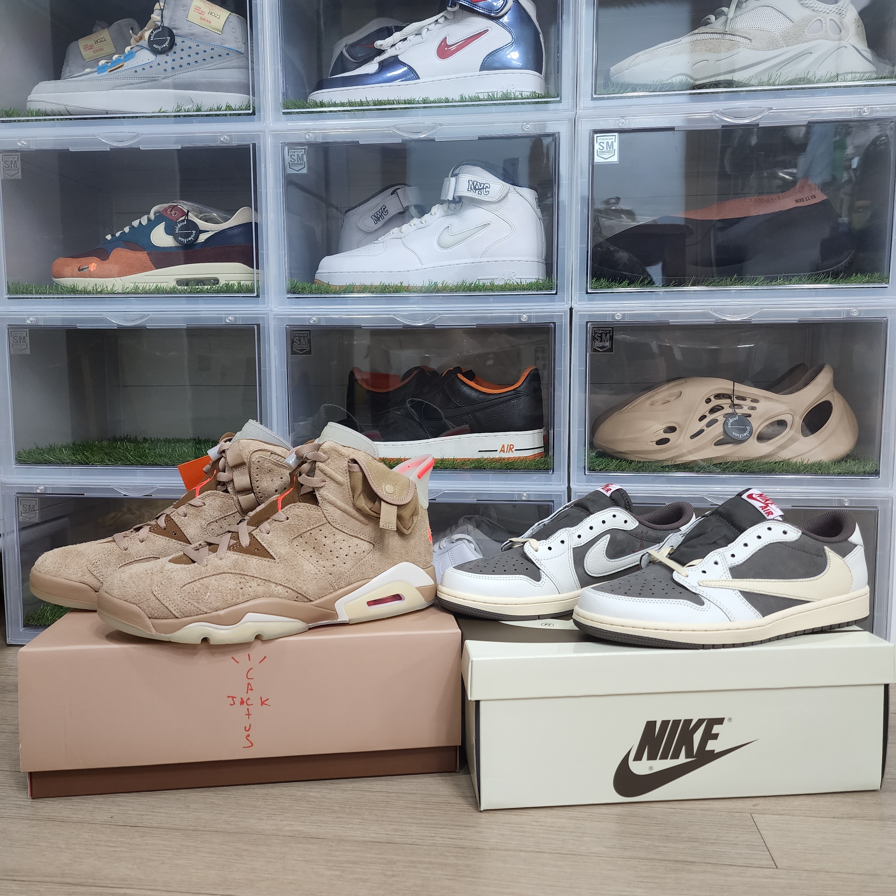 Jordan 1 x Travis Scott Retro Low OG SP Sail and Ridgerock, Jordan 6 x Travis Scott Retro SP British Khaki 착용 스타일 - 2