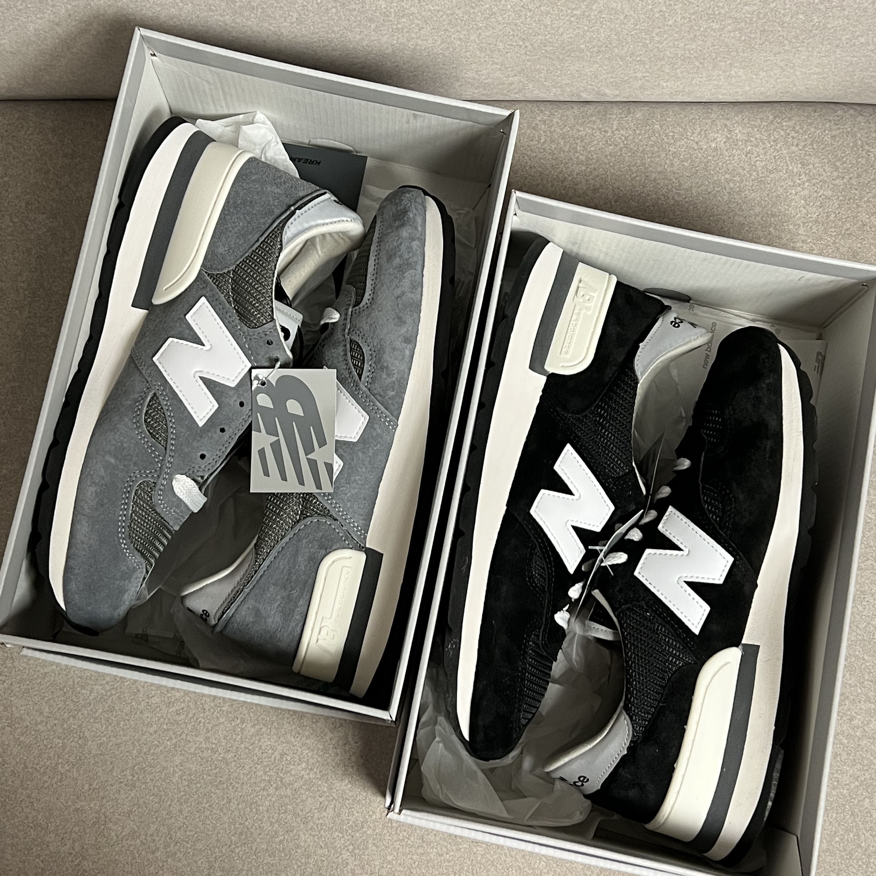 New Balance 990v1 Made in USA Grey White, New Balance 990v1 Made in USA Black 착용 스타일 - 1