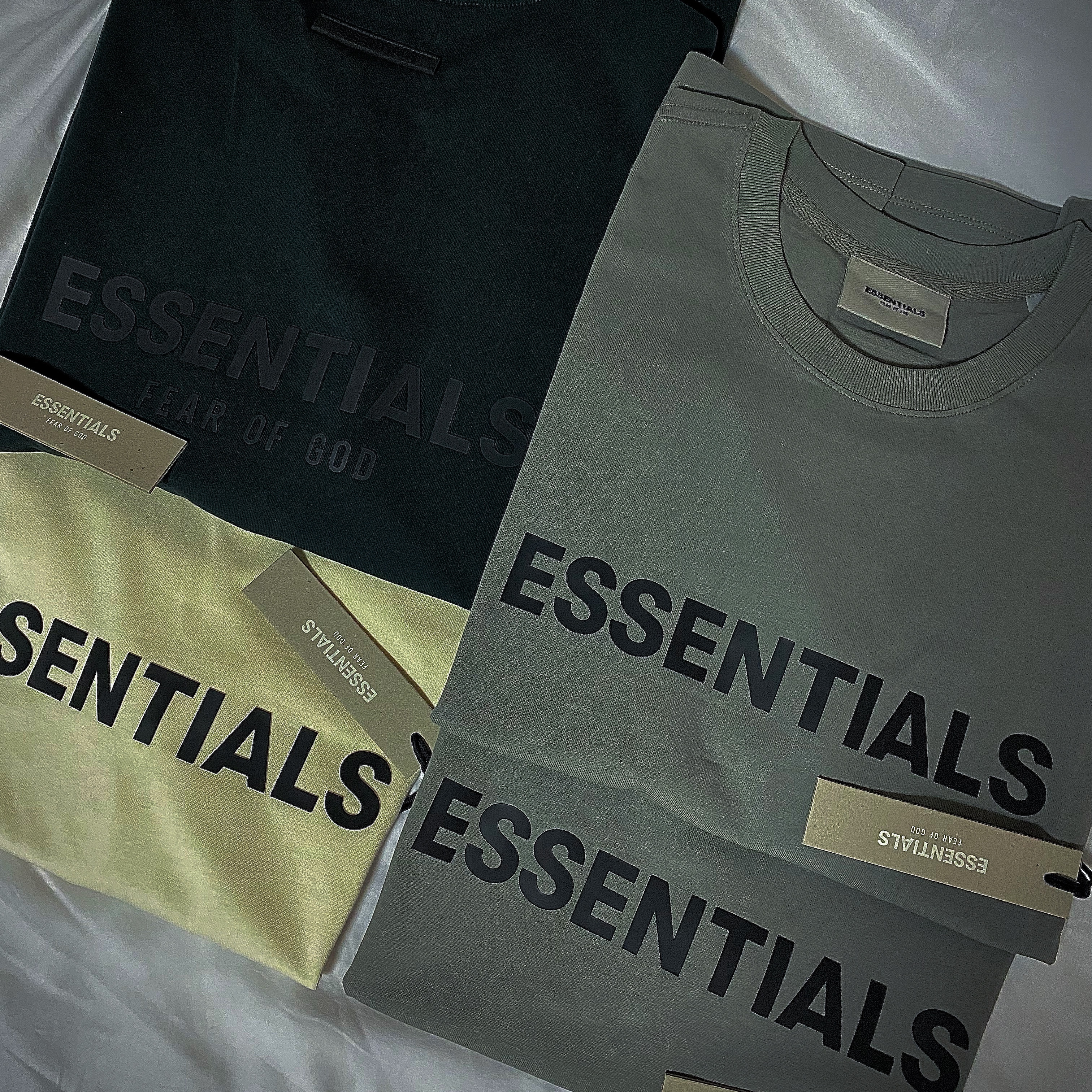 Essentials 3D Silicon Applique Boxy T-Shirt Gray Flannel/Charcoal - 20SS, Essentials 3D Silicon Applique Boxy T-Shirt Buttercream 2020 착용 스타일