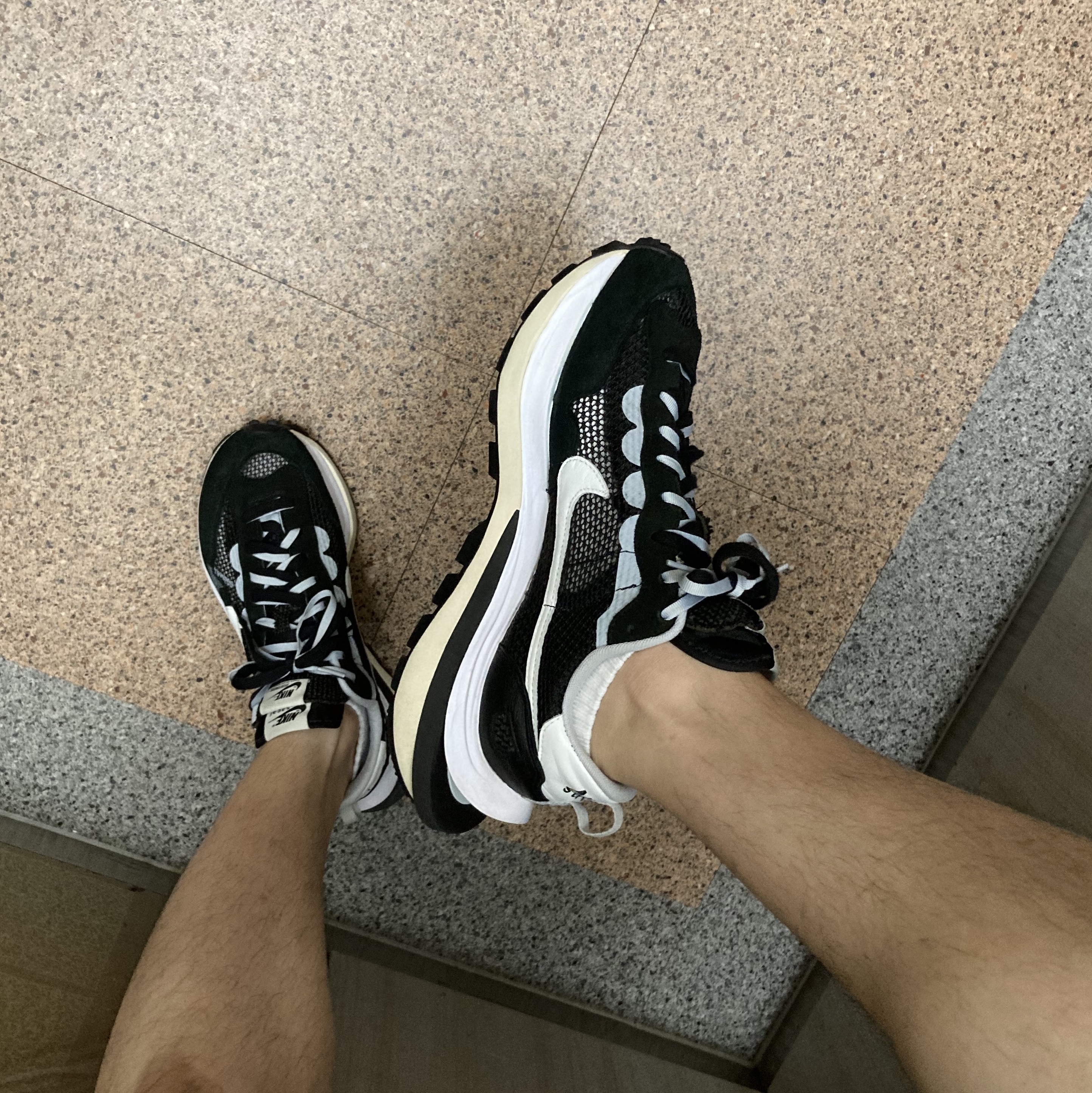 Nike x Sacai VaporWaffle Black White 착용 스타일