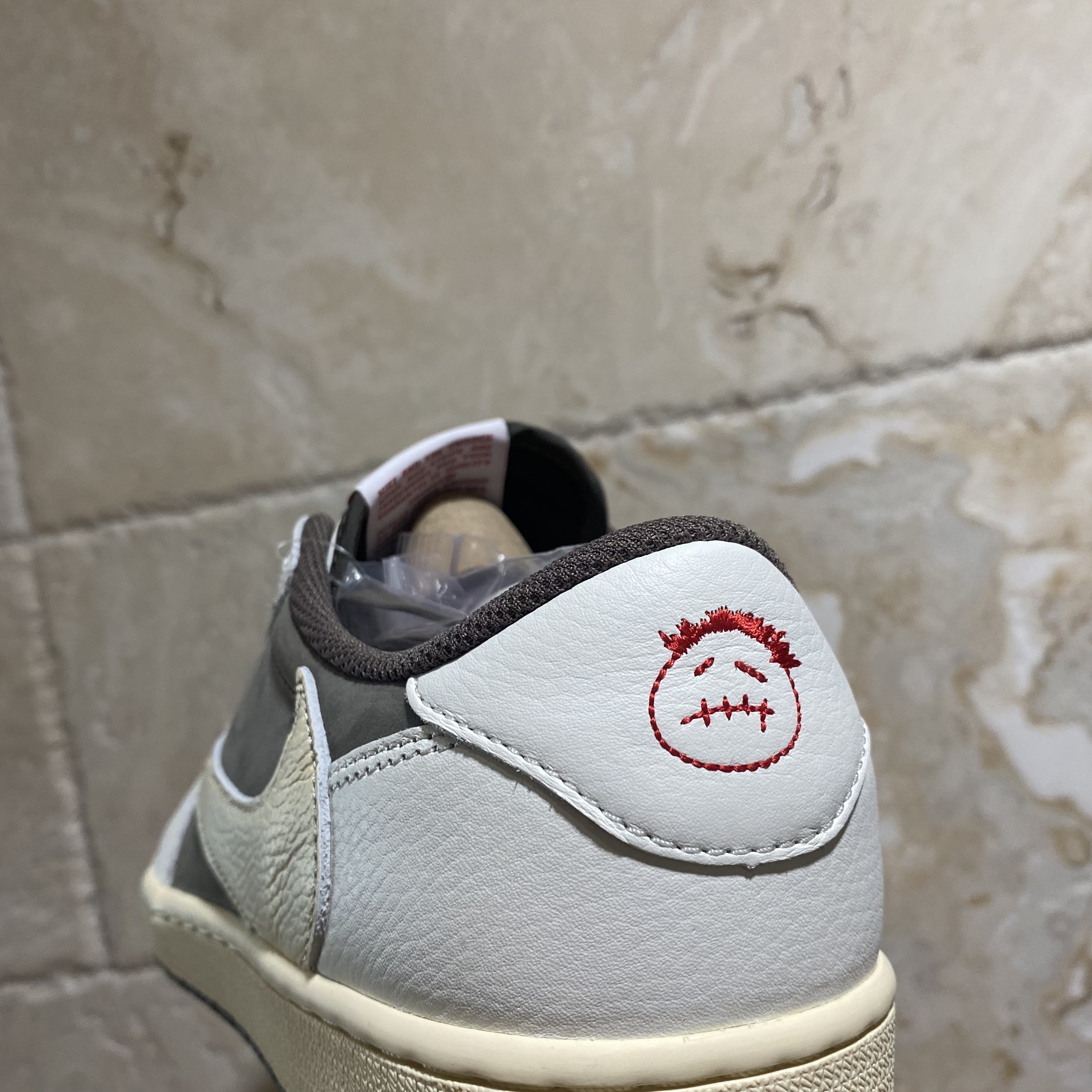 Jordan 1 x Travis Scott Retro Low OG SP Sail and Ridgerock, Jordan 1 x Travis Scott x Fragment Retro Low OG SP Military Blue 착용 스타일 - 2