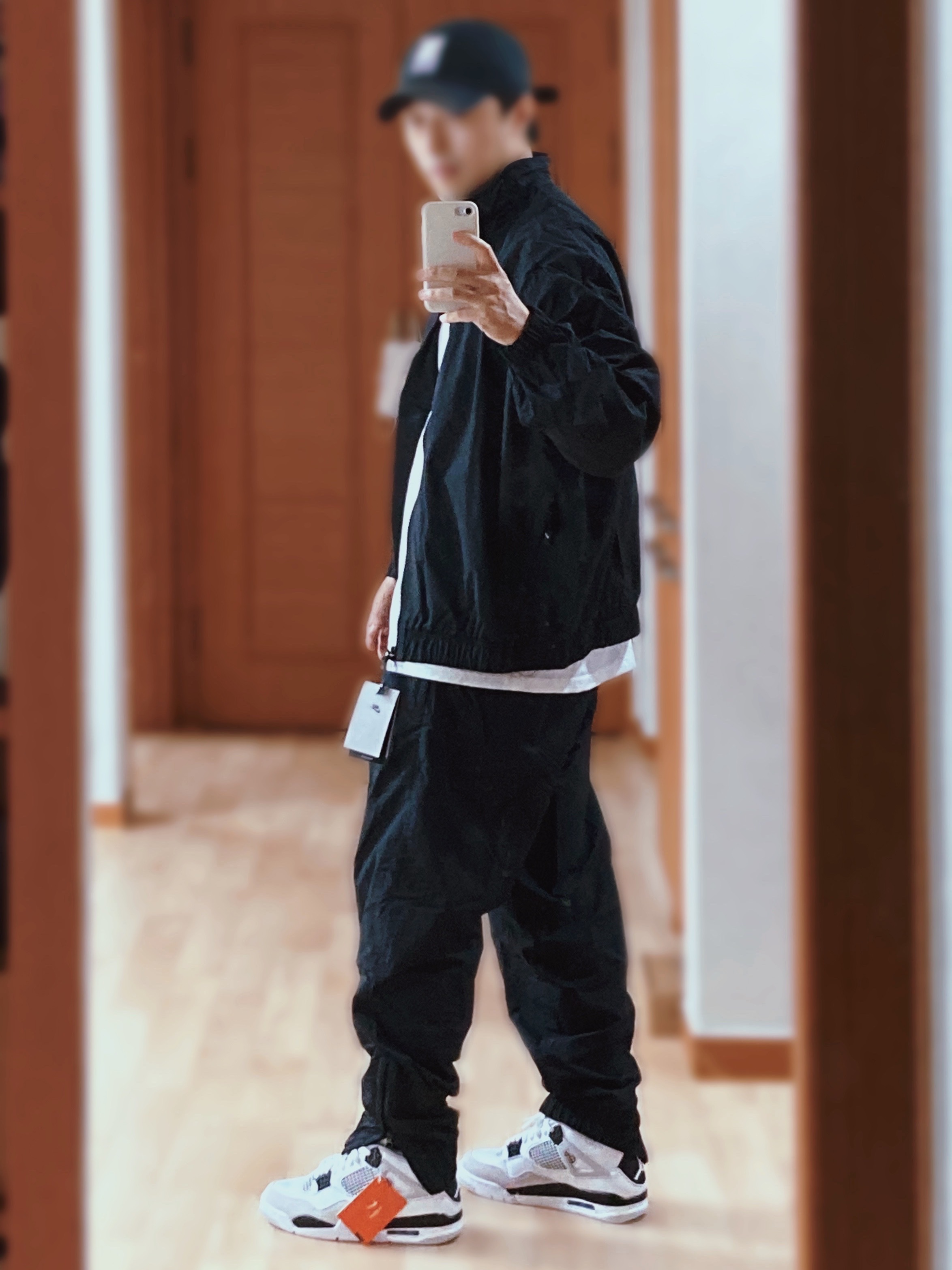Nike NRG Solo Swoosh Woven Track Jacket Black - Asia, Nike NRG Solo Swoosh Woven Track Pants Black White - Asia 착용 스타일 - 1