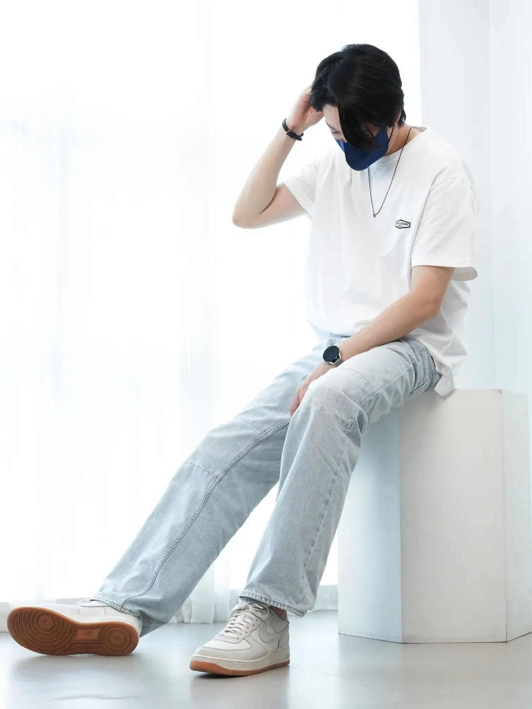 Wooyoungmi Black Back Logo T-Shirt White - 22SS, Our Legacy Extended Third Cut Superlight Wash 착용 스타일 - 1