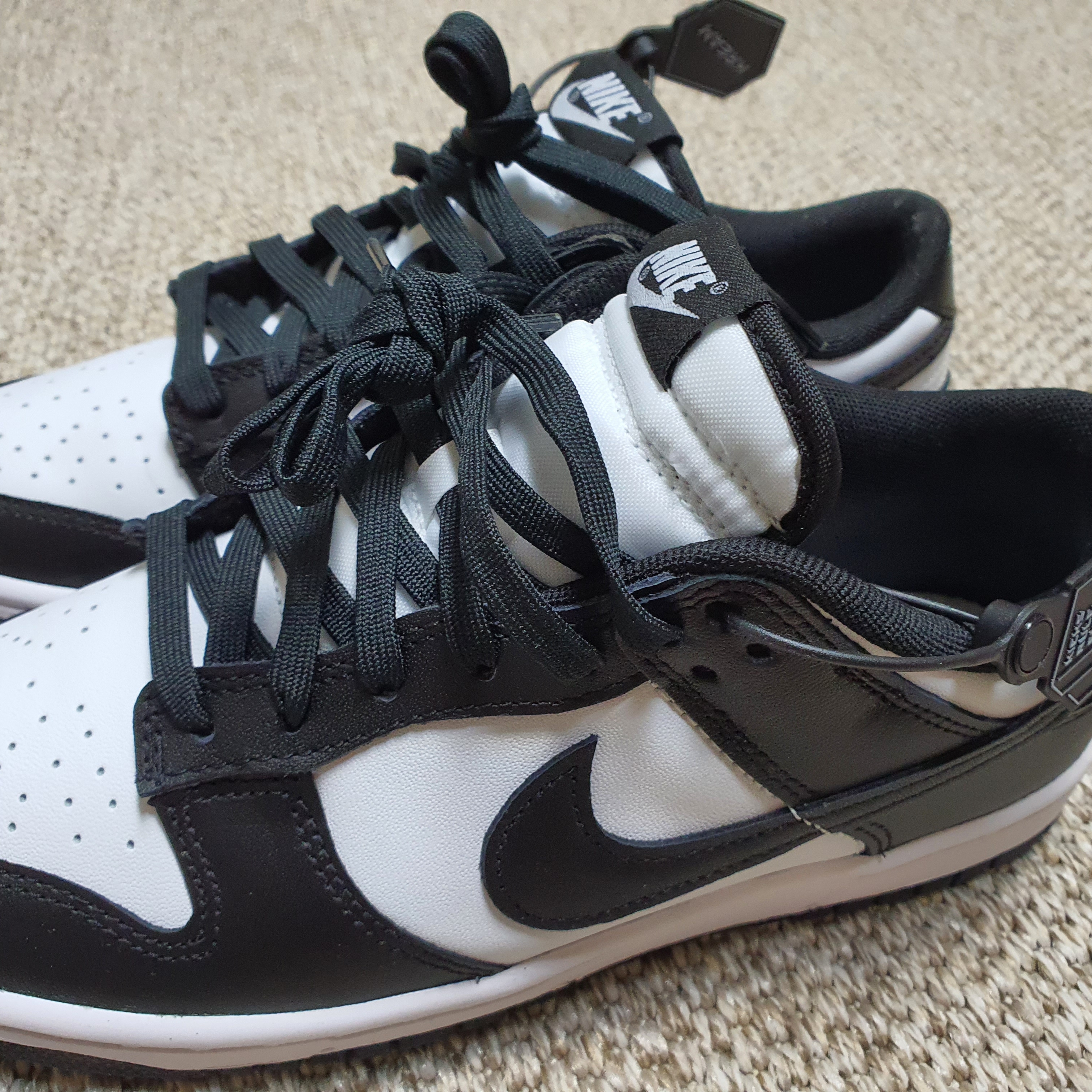 Nike Dunk Low Retro Black 착용 스타일 - 3