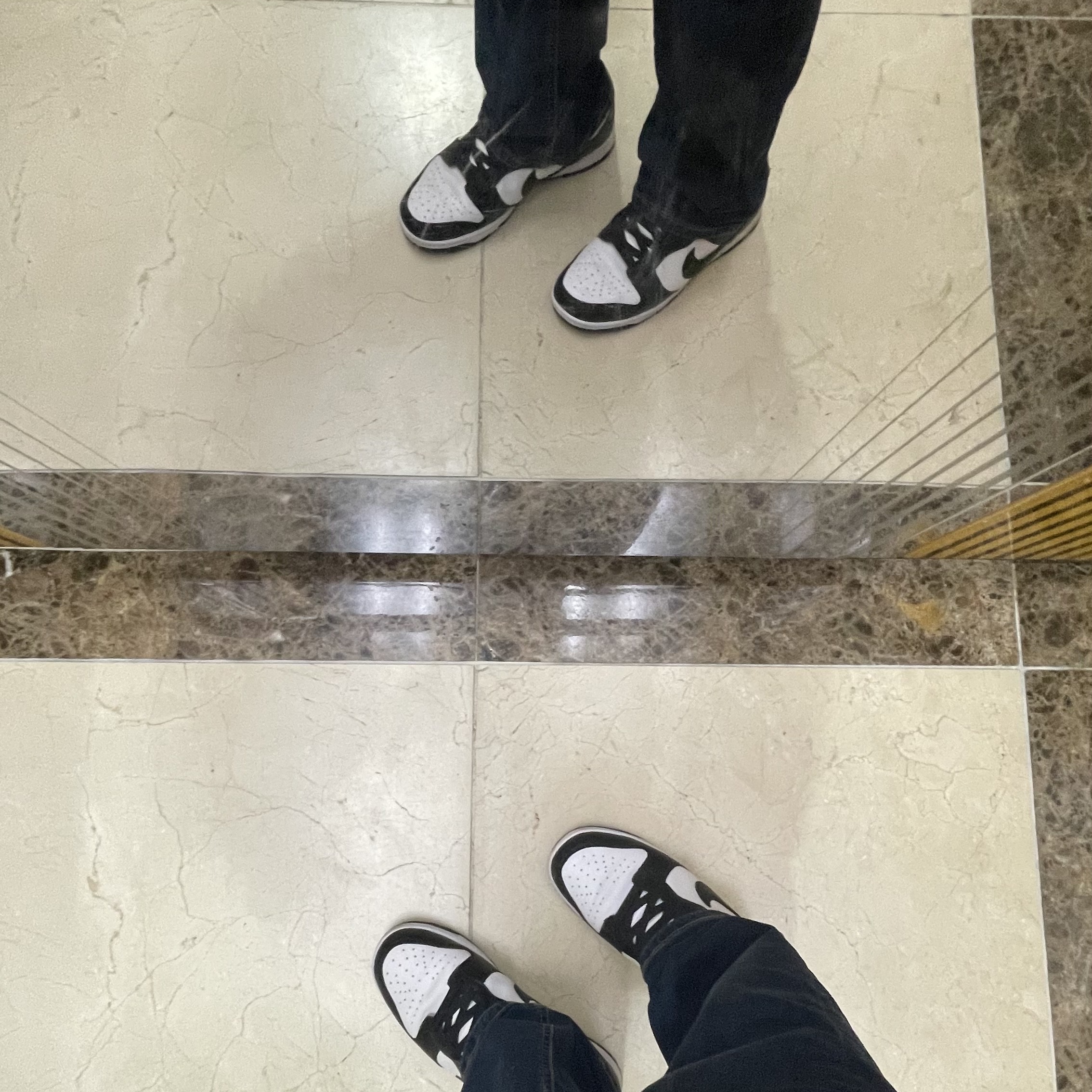 Nike Dunk Low Retro Black 착용 스타일