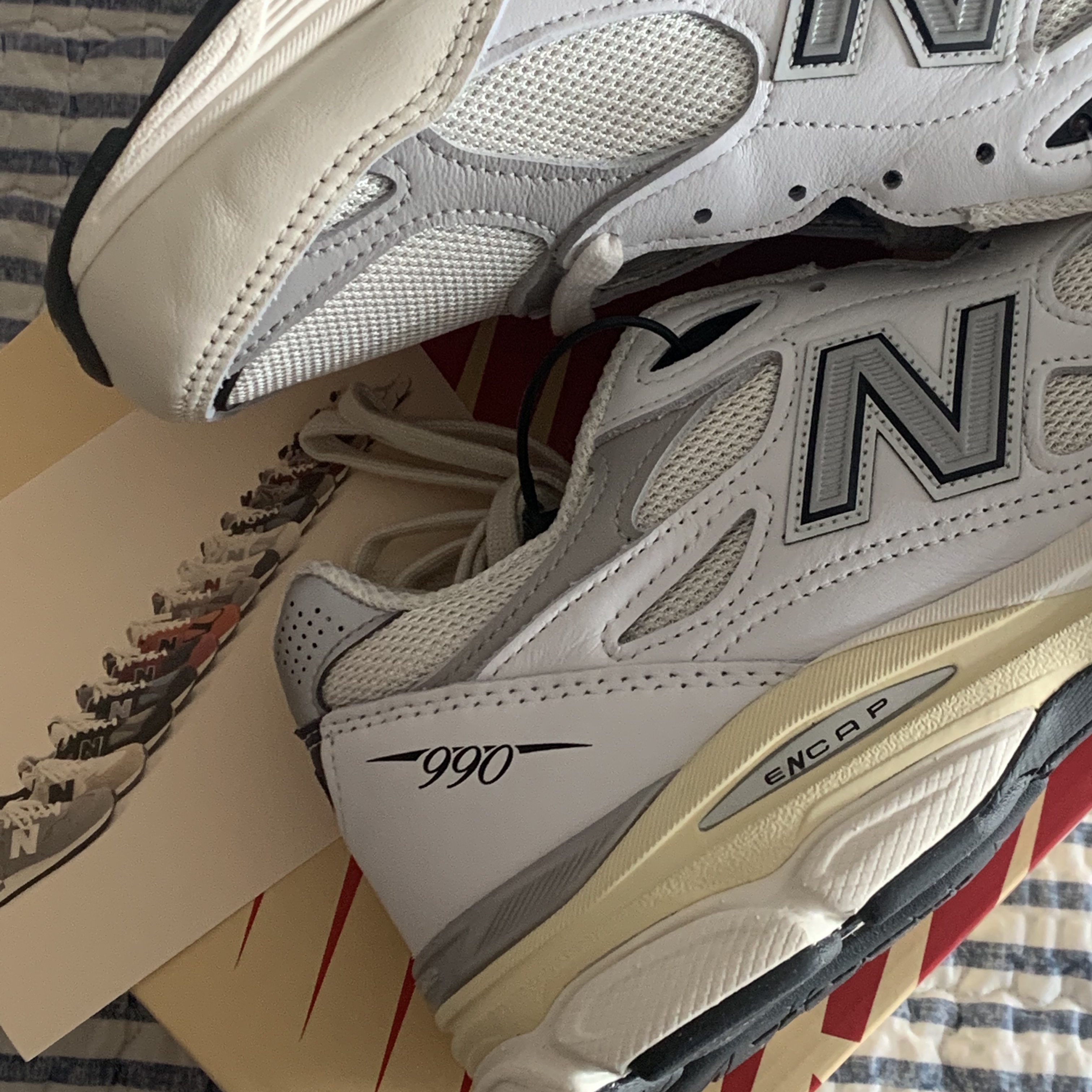 New Balance 990v3 Made in USA Sea Salt 착용 스타일 - 2