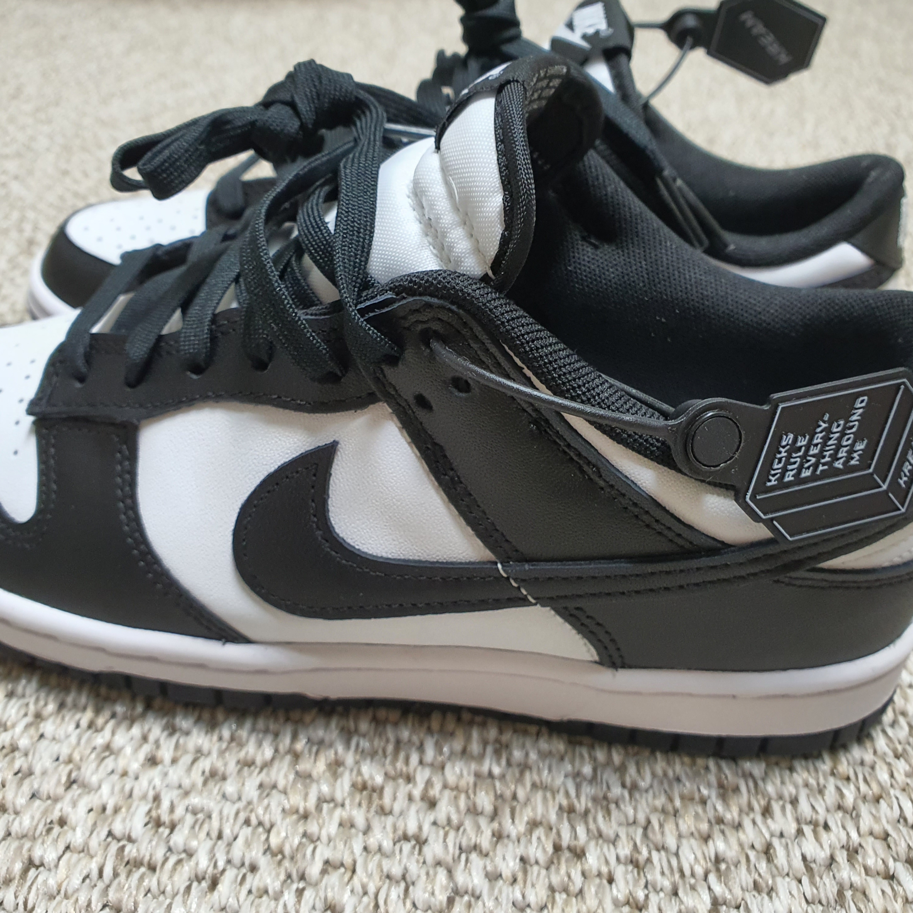 Nike Dunk Low Retro Black 착용 스타일 - 4