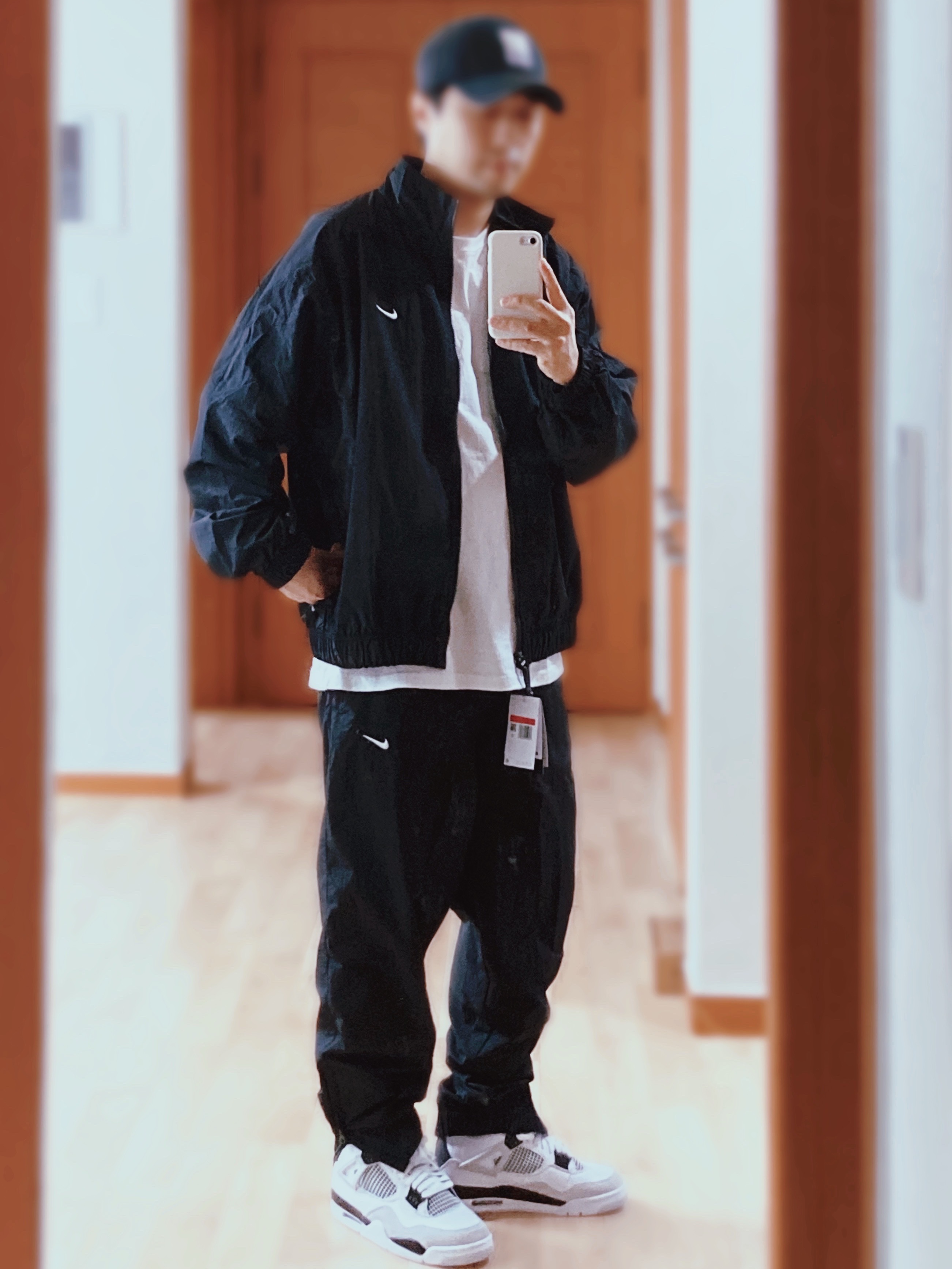 Nike NRG Solo Swoosh Woven Track Jacket Black - Asia, Nike NRG Solo Swoosh Woven Track Pants Black White - Asia 착용 스타일 - 2