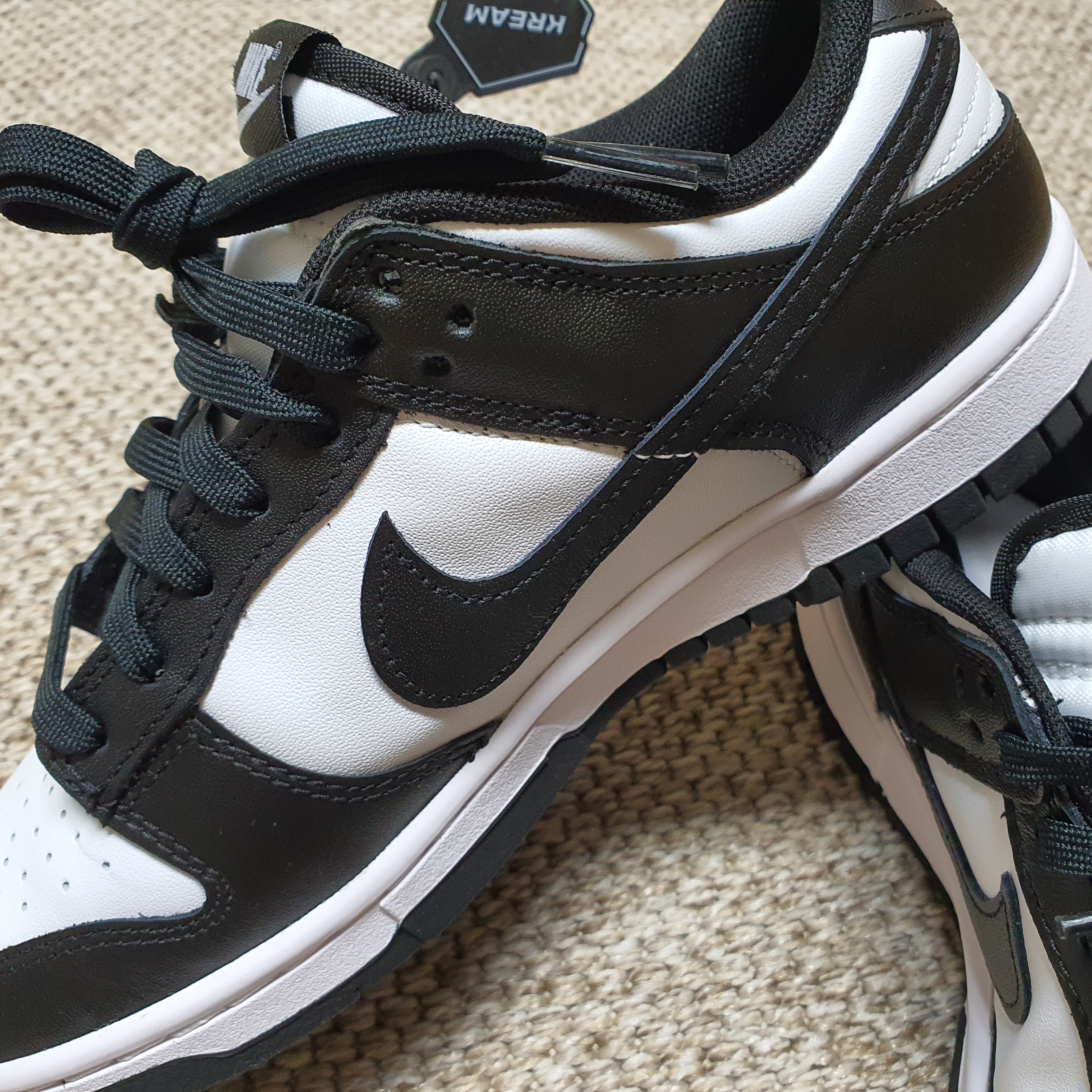 Nike Dunk Low Retro Black 착용 스타일 - 2