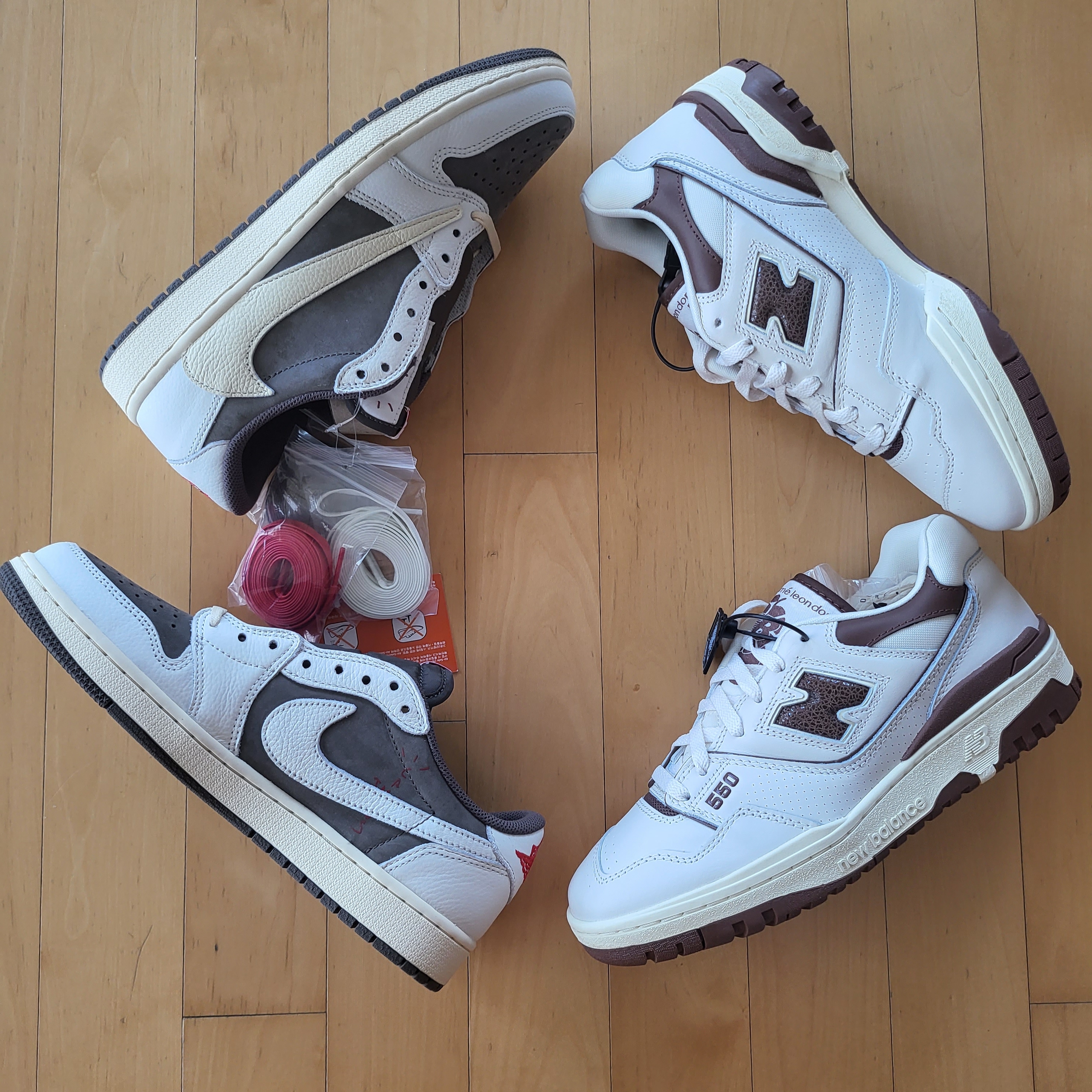 Jordan 1 x Travis Scott Retro Low OG SP Sail and Ridgerock, New Balance x Aime Leon Dore 550 Brown 착용 스타일 - 3