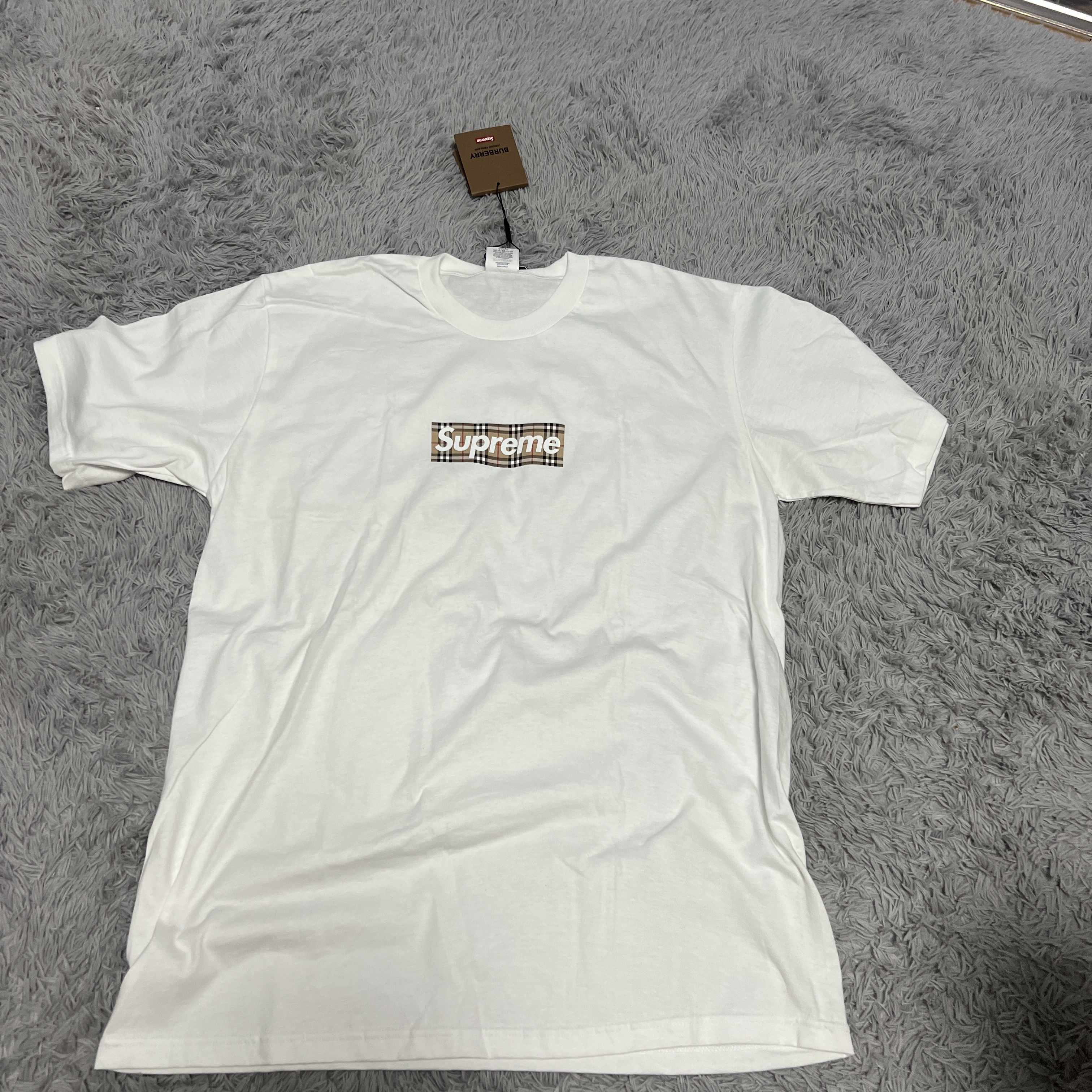 Supreme x Burberry Box Logo T-Shirt White - 22SS 착용 스타일