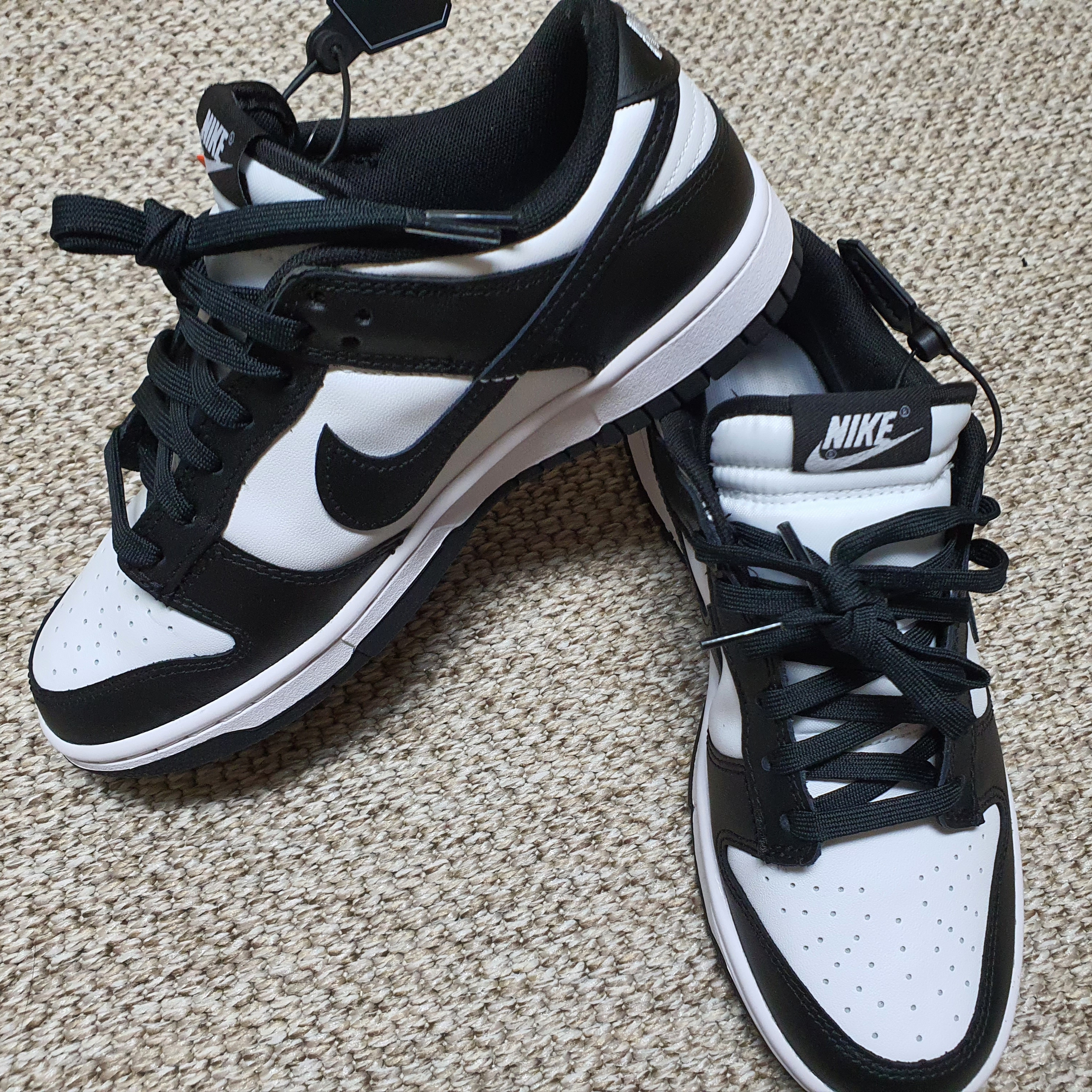 Nike Dunk Low Retro Black 착용 스타일 - 1