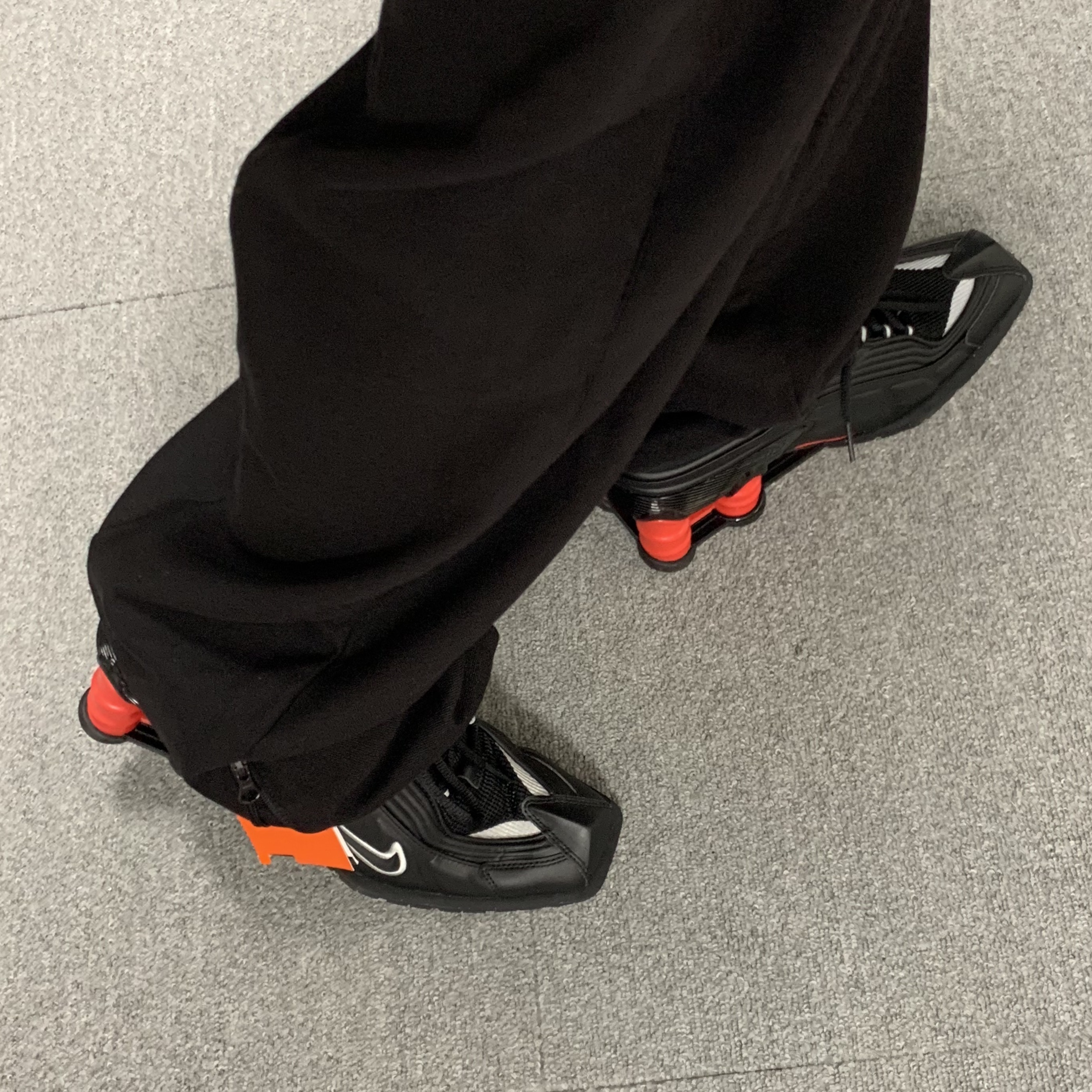 Nike x Martine Rose Shox MR4 Black 착용 스타일