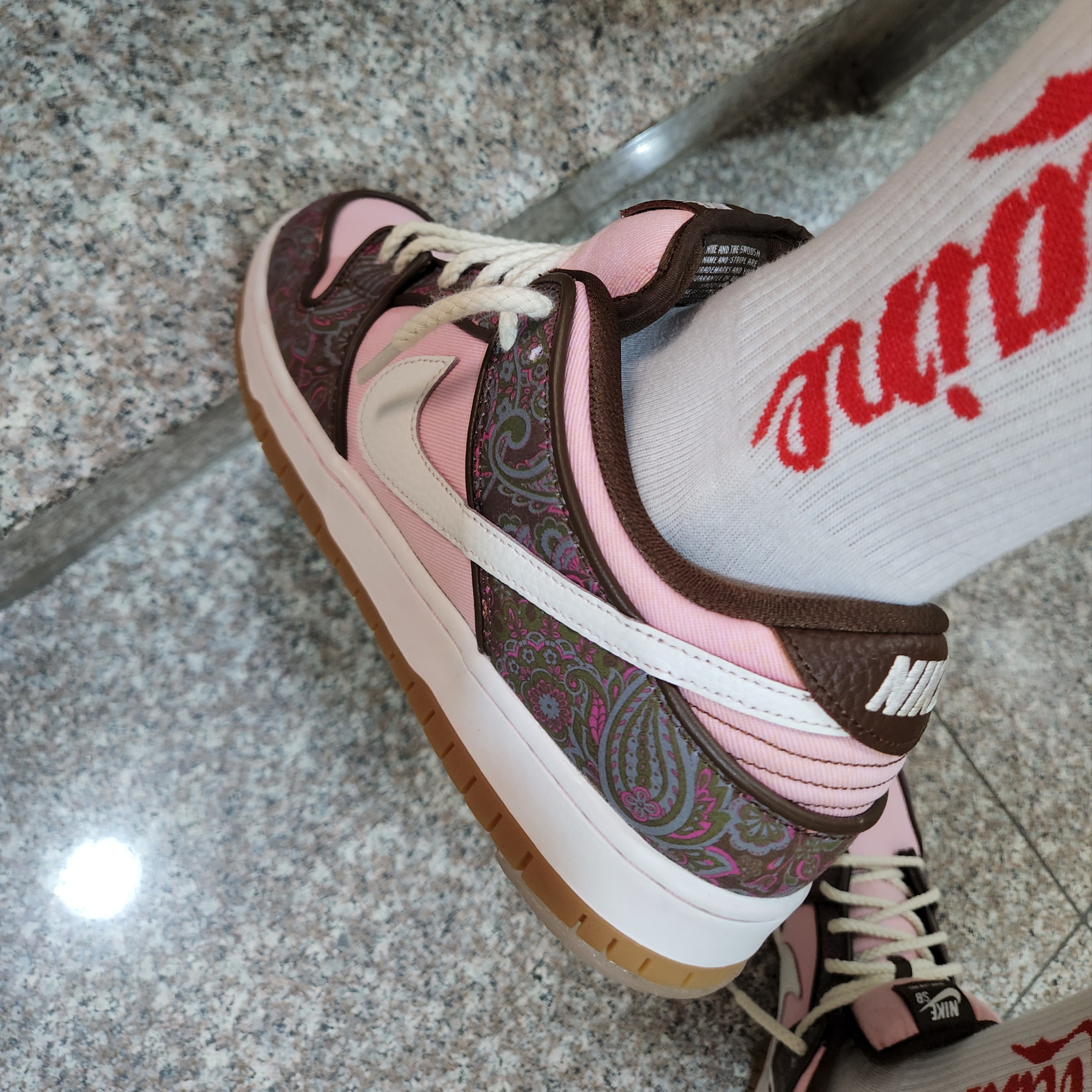 Nike SB Dunk Low Pro Premium Paisley 착용 스타일 - 5