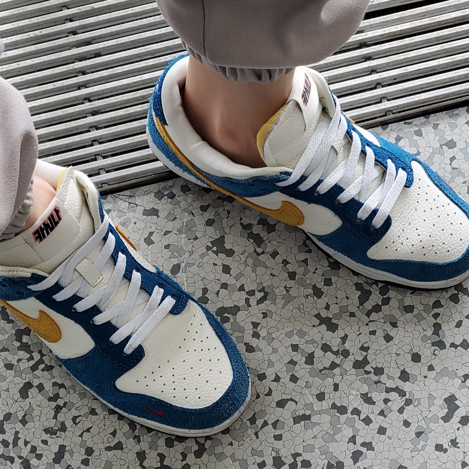 Nike x Kasina Dunk Low 80's Bus 착용 스타일 - 4