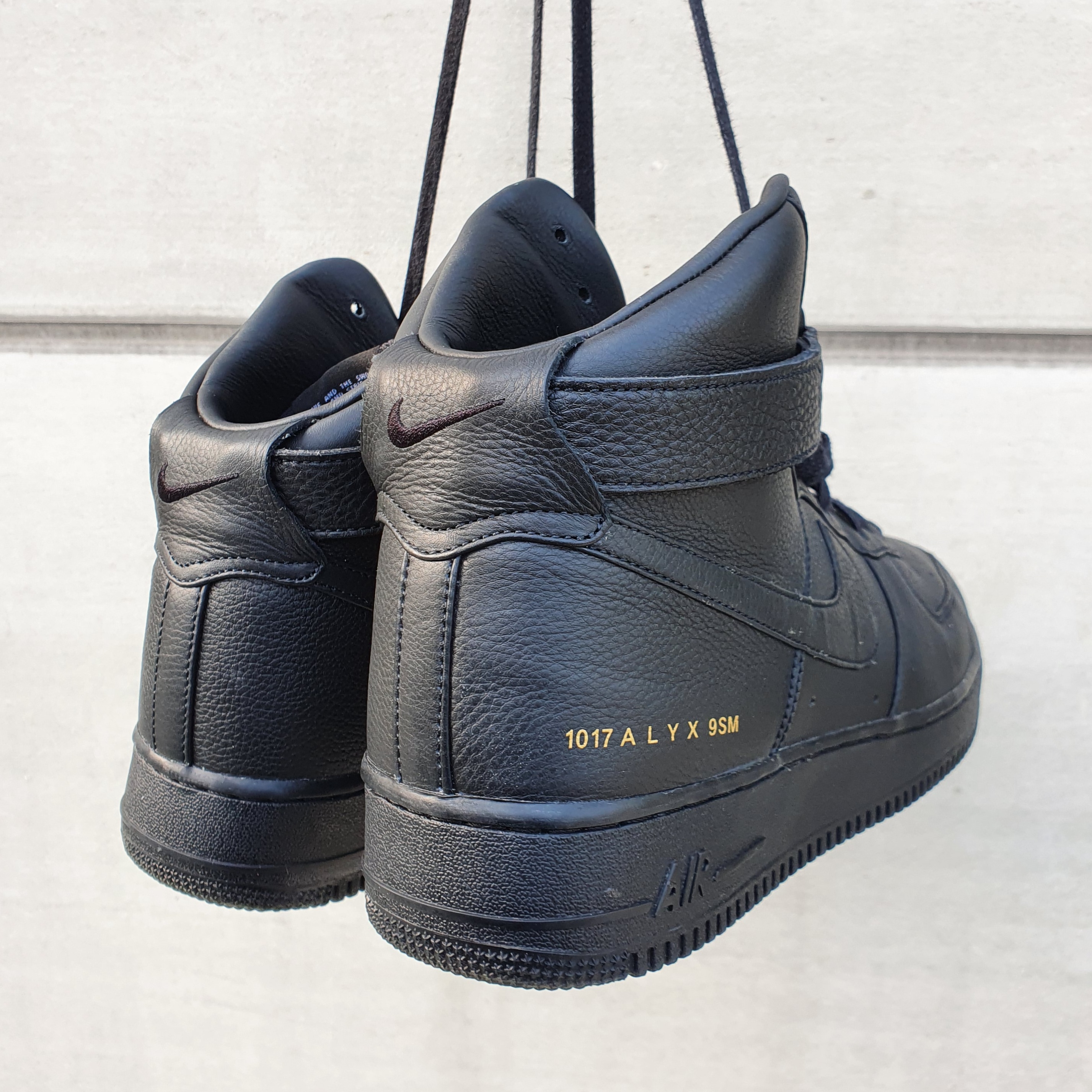 Nike x 1017 Alyx 9SM Air Force 1 High Triple Black 2020 착용 스타일 - 2