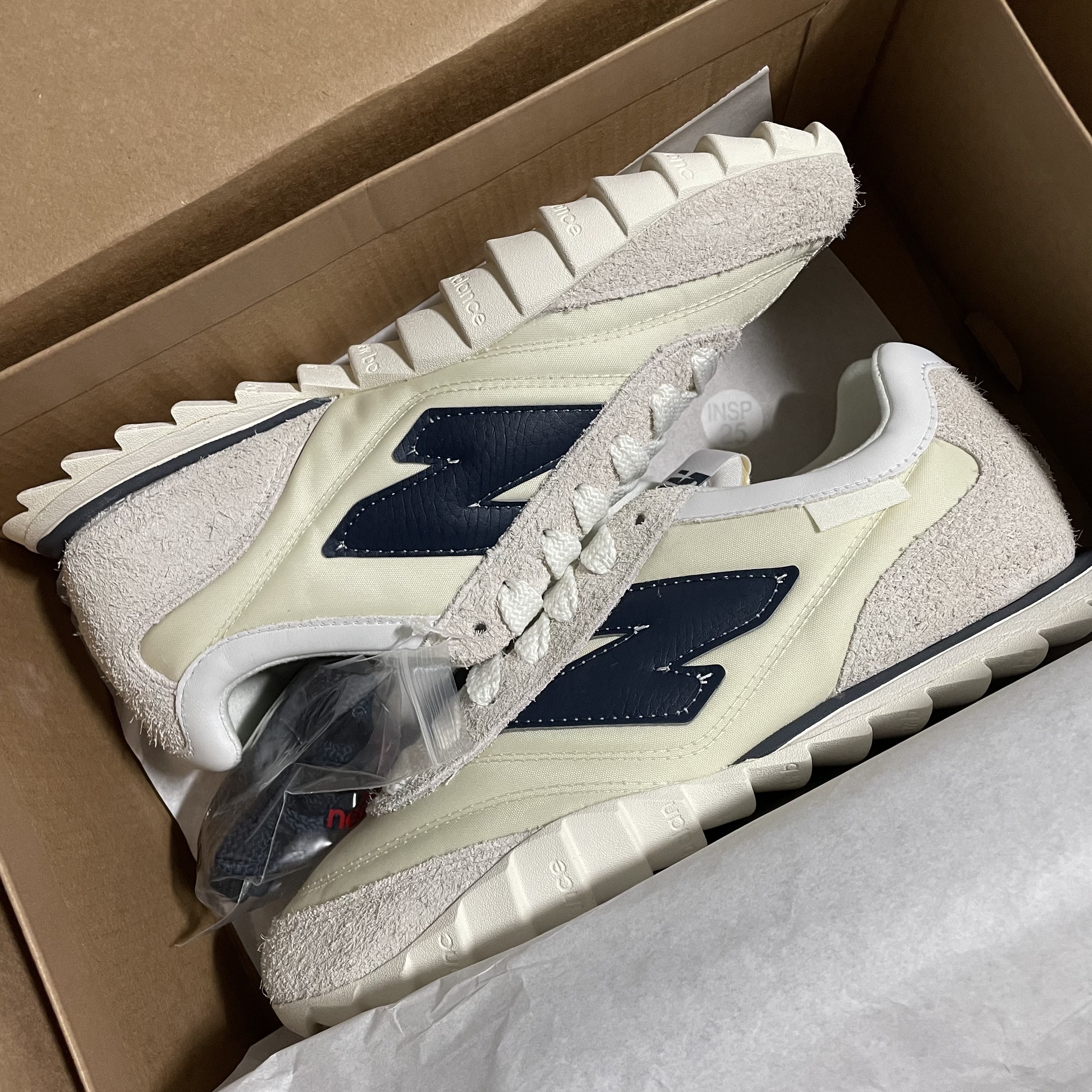 New Balance x Donald Glover RC30 Sea Salt 착용 스타일 - 1