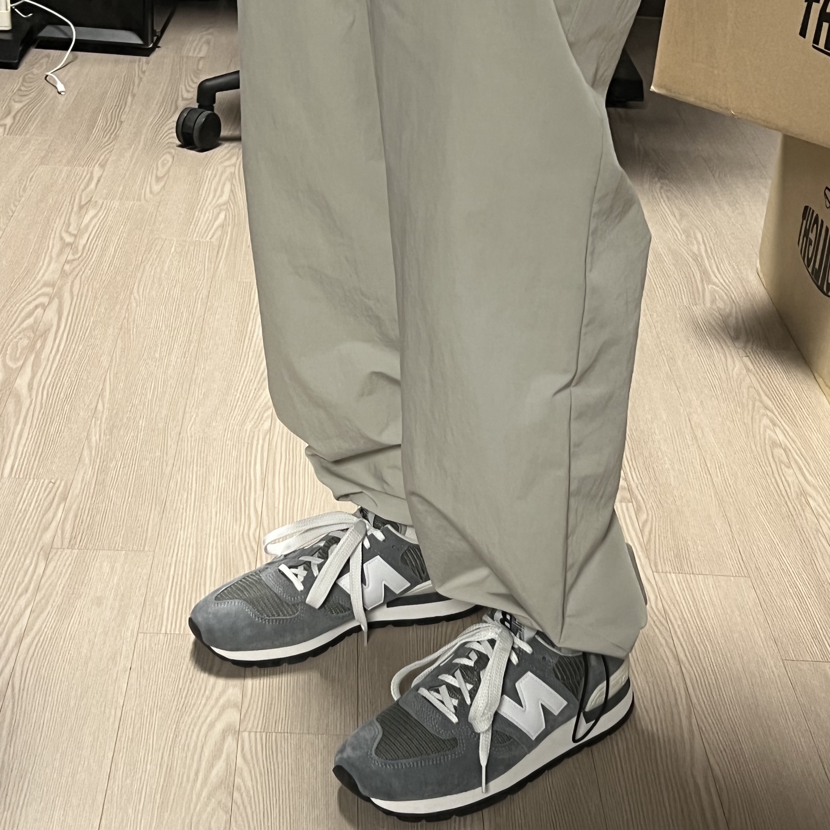 New Balance 990v1 Made in USA Grey White, New Balance 990v1 Made in USA Black 착용 스타일 - 2