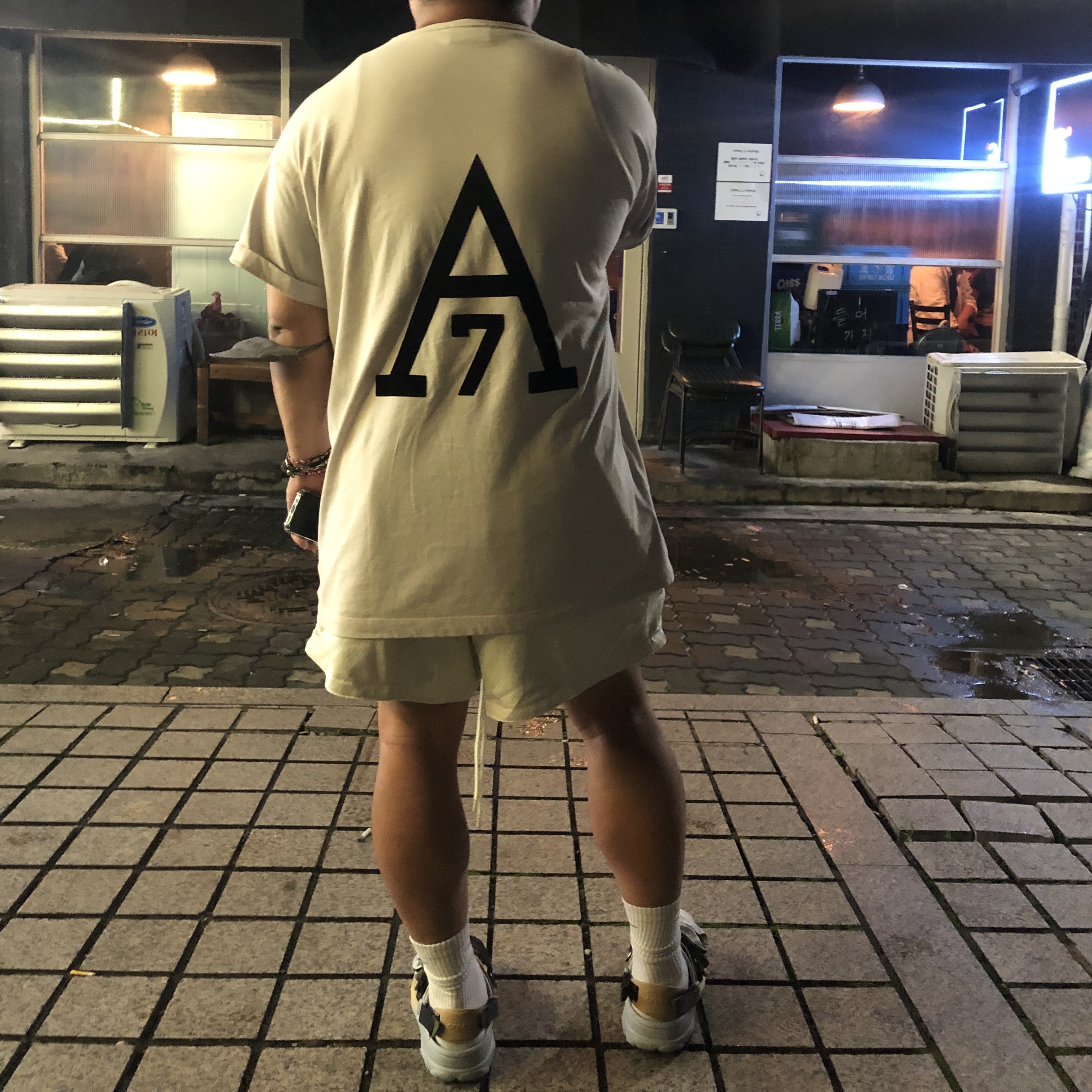 Crocs x Beams Classic All Terrain Mountain Parka Clog Beige, Nike x Fear of God Basketball Shorts String 착용 스타일