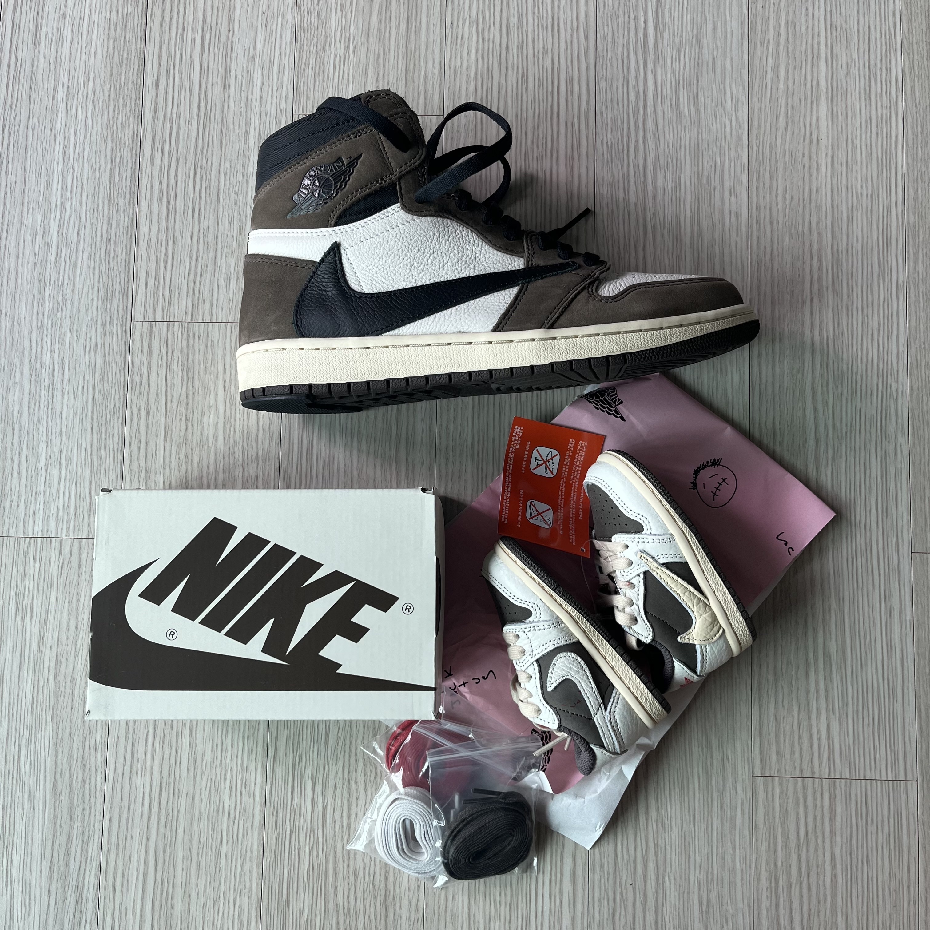 (TD) Jordan 1 x Travis Scott Retro Low OG SP Sail and Ridgerock, Jordan 1 x Travis Scott Retro High OG SP Mocha 착용 스타일