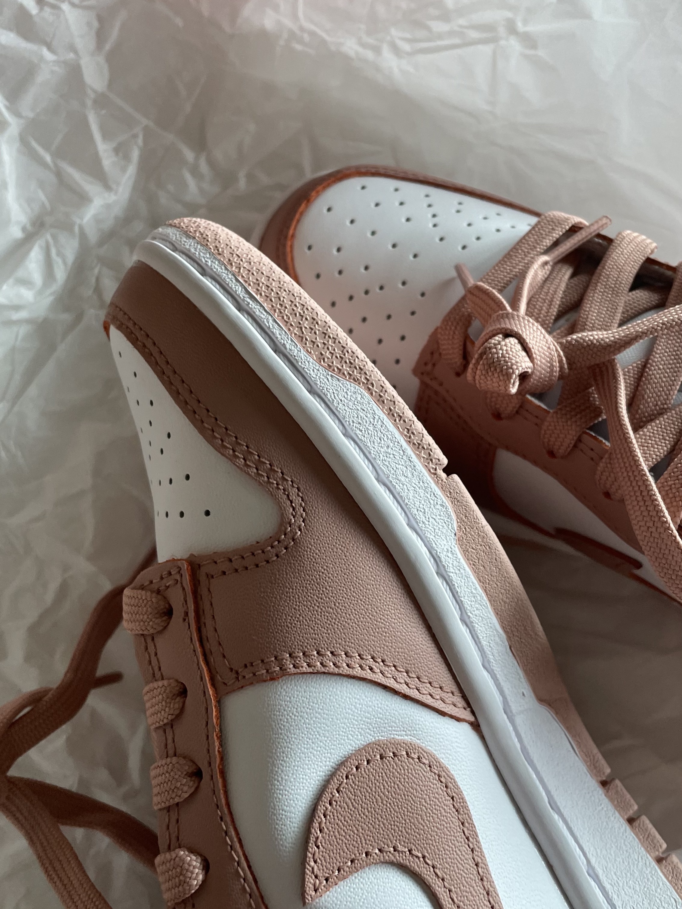 (W) Nike Dunk Low Rose Whisper 착용 스타일 - 1