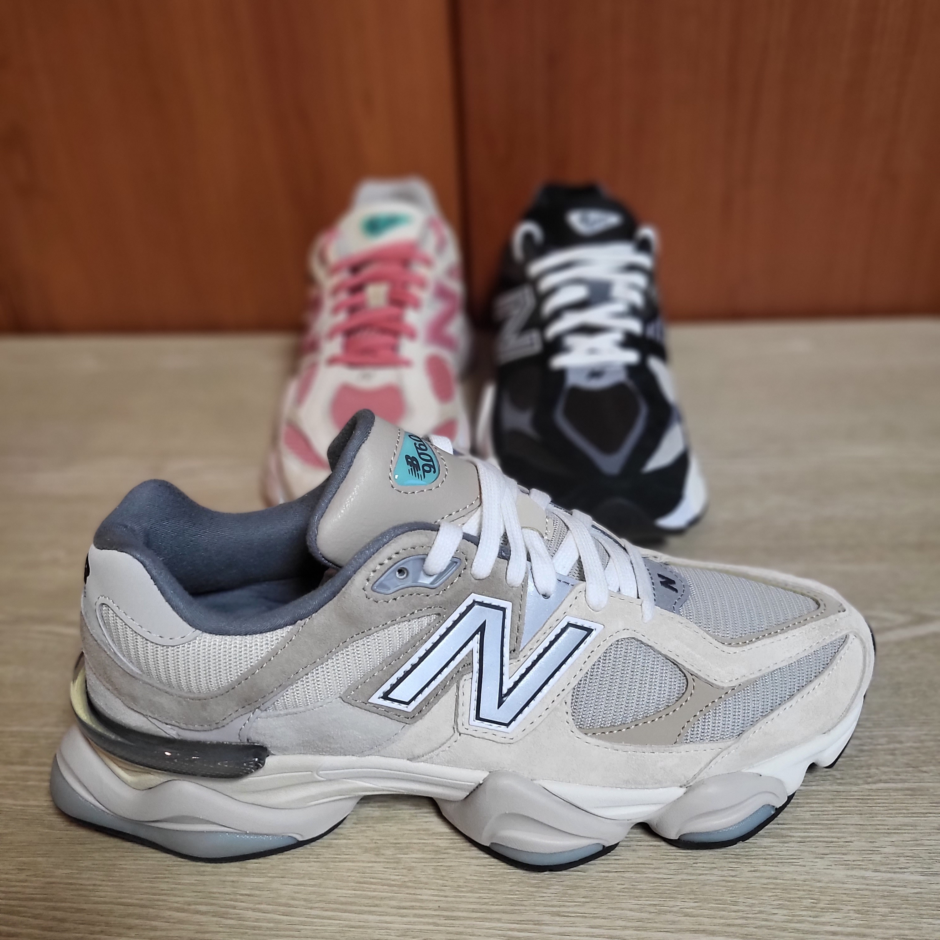 New Balance 9060 Sea Salt, New Balance x Joe Freshgoods 9060 Inside Voices Penny Cookie Pink 착용 스타일 - 2
