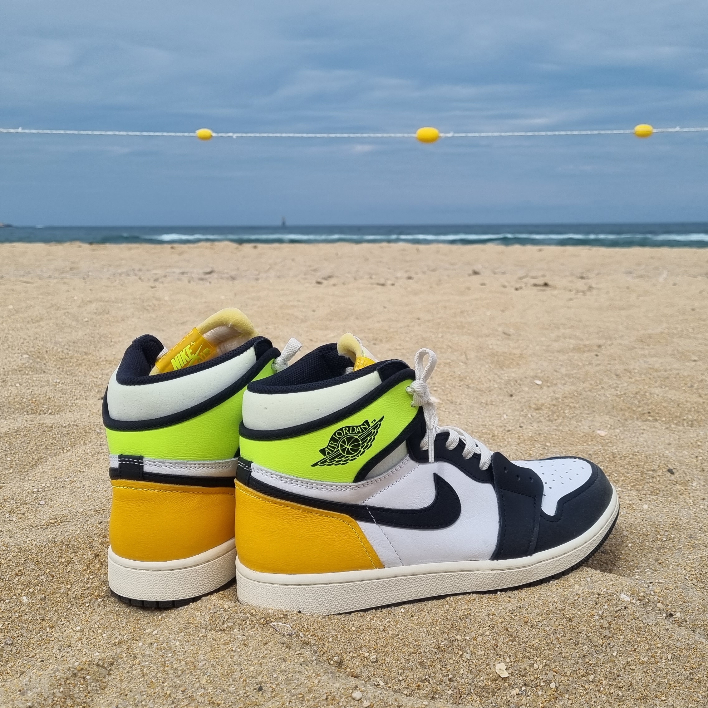 Jordan 1 Retro High OG Volt Gold 착용 스타일