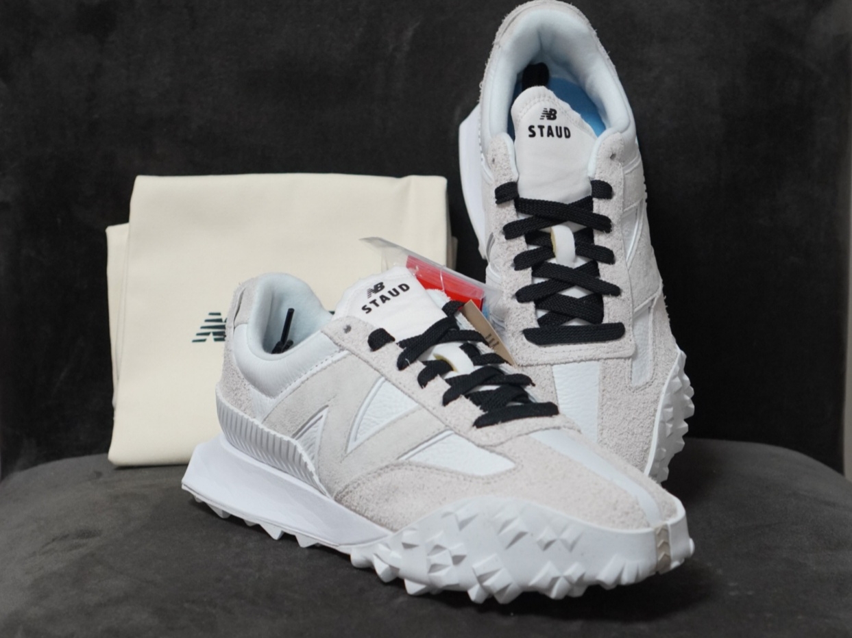 New Balance x Staud XC-72 Moonbeam White 착용 스타일 - 1