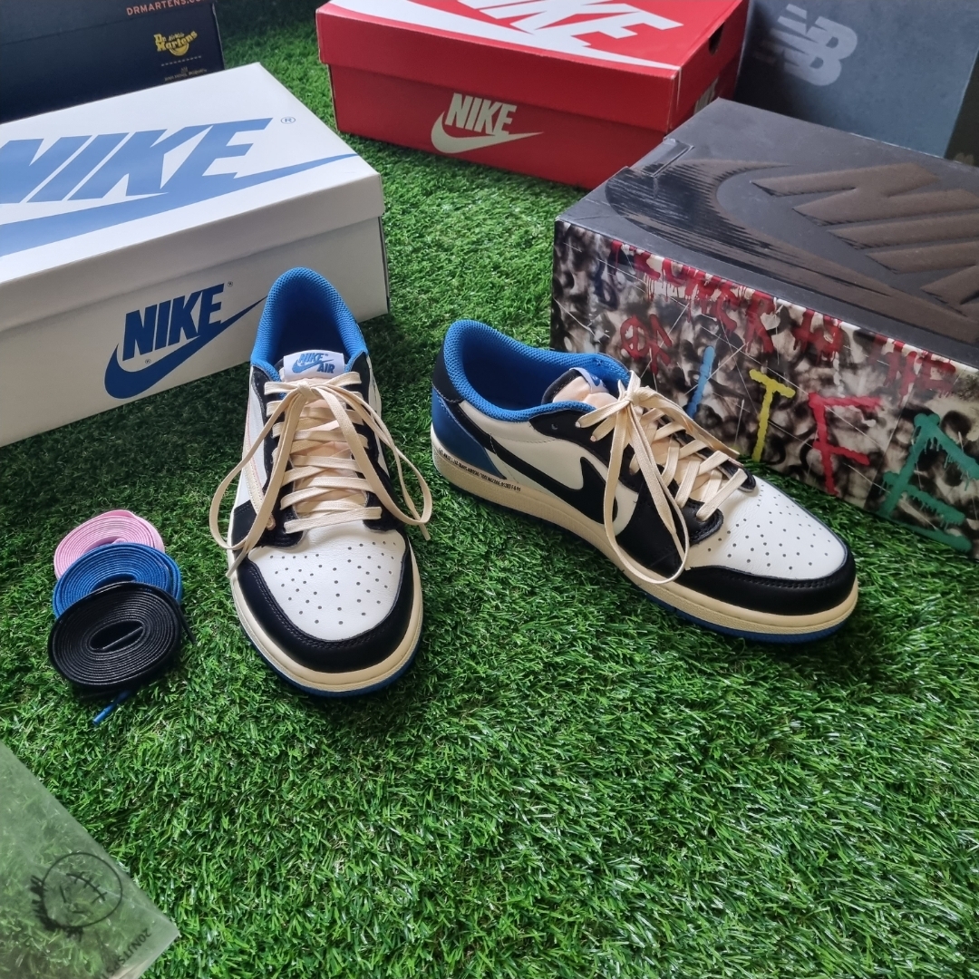 Jordan 1 x Travis Scott x Fragment Retro Low OG SP Military Blue 착용 스타일 - 2