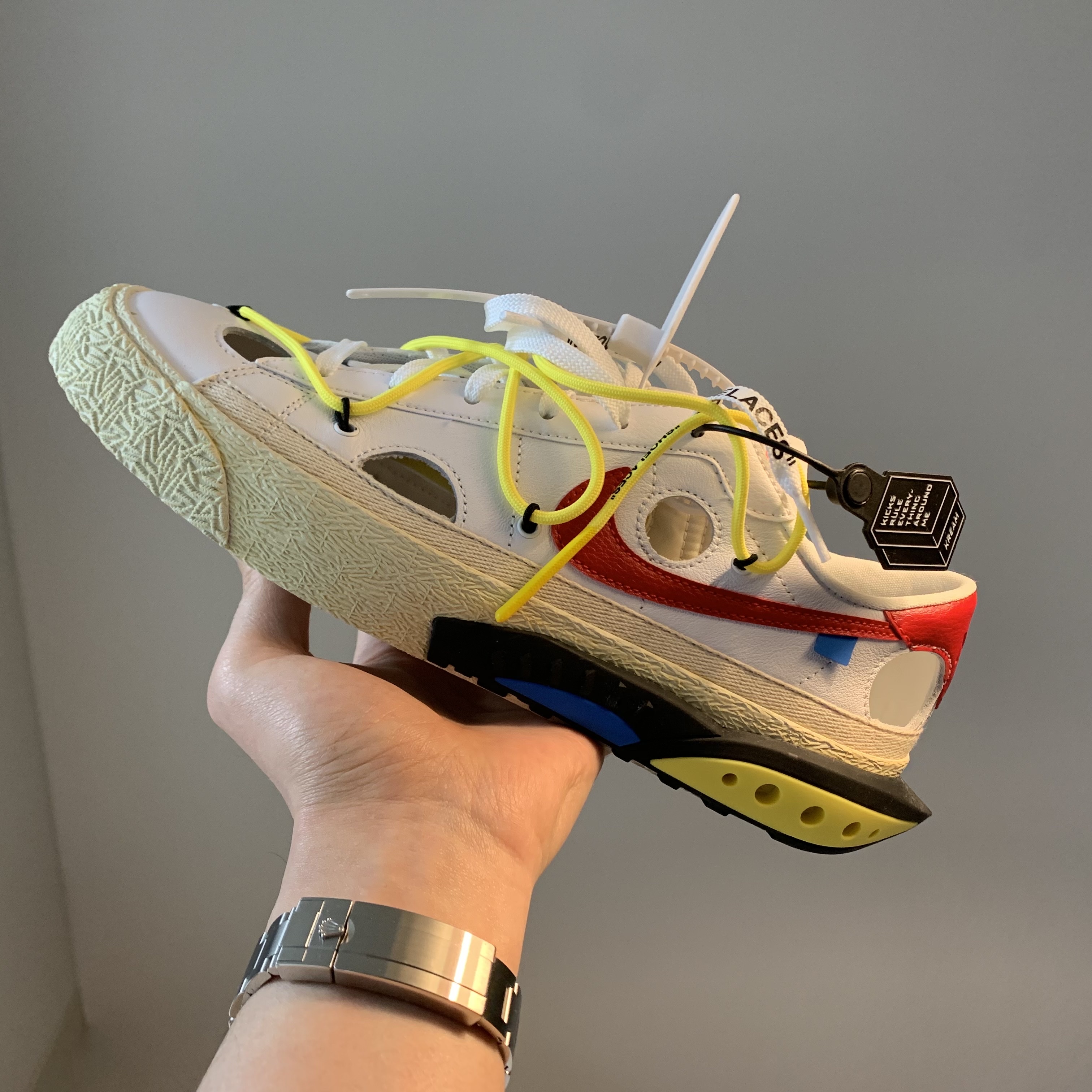 Nike x Off-White Blazer Low '77 White and University Red 착용 스타일 - 1