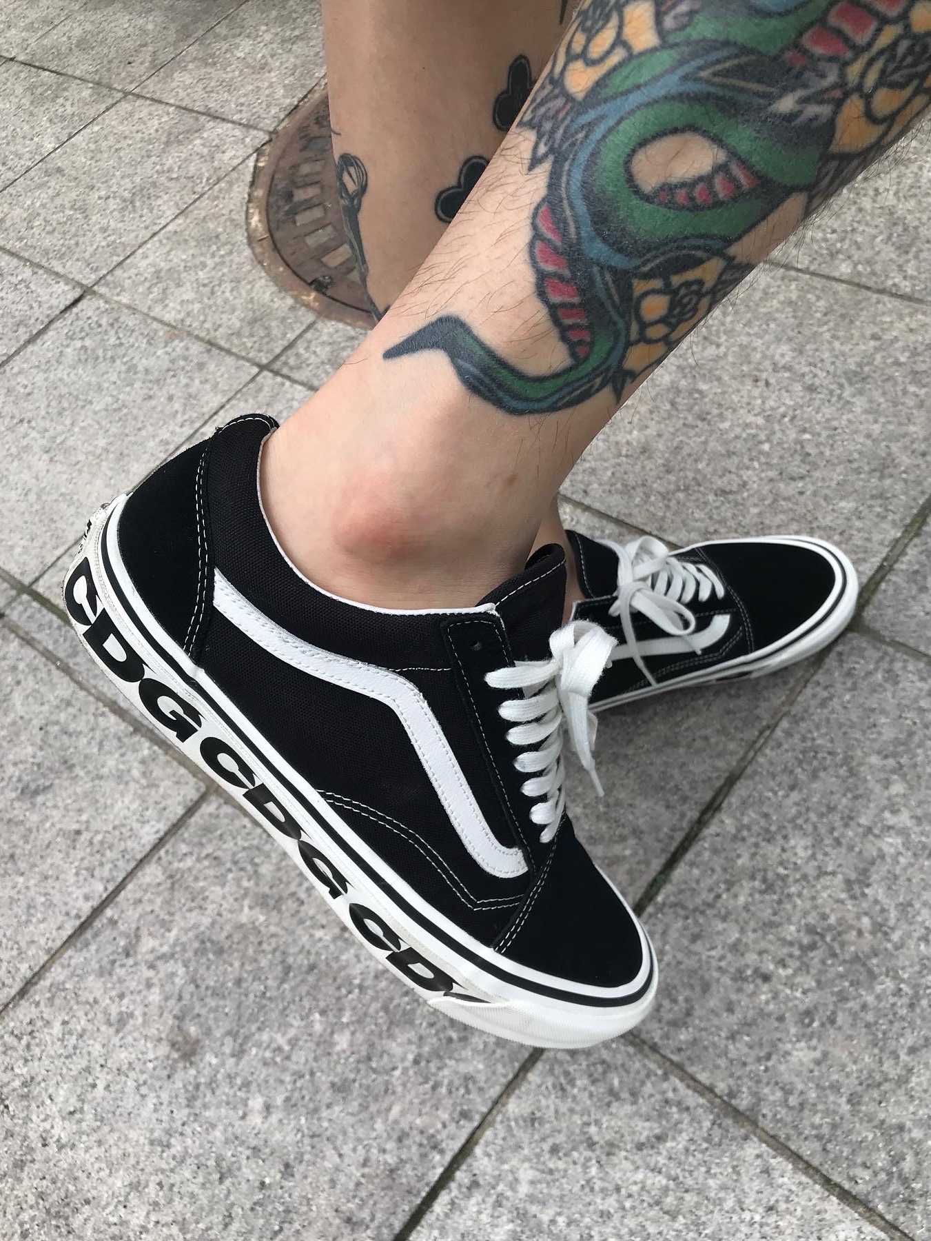 Vans Vault x CDG OG Old Skool LX Side Wall 착용 스타일 - 2