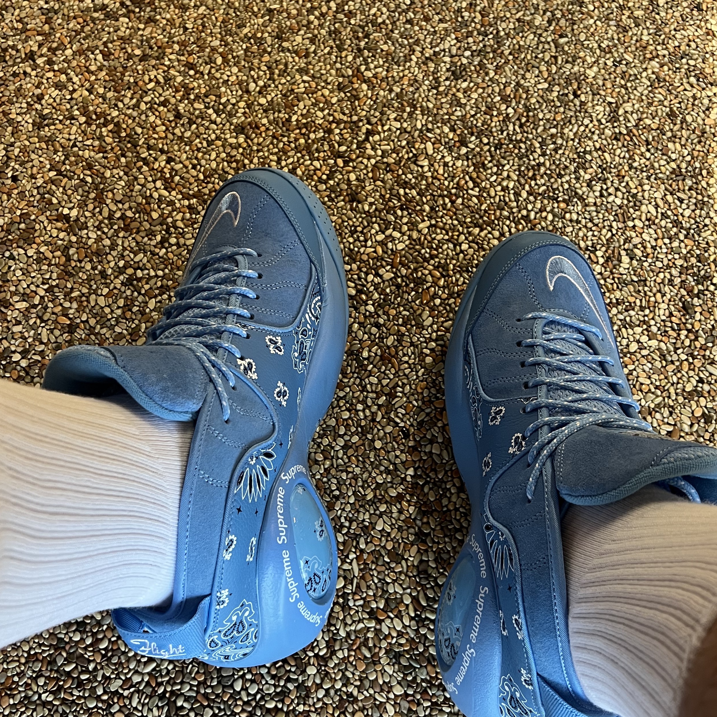 Nike x Supreme Air Zoom Flight 95 SP University Blue 착용 스타일