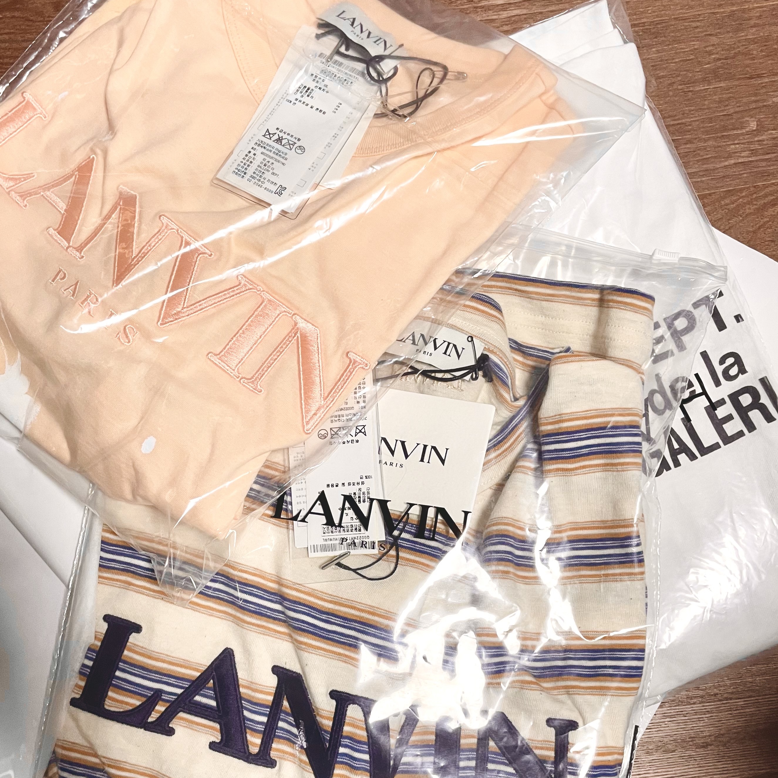 (W) Gallery Dept. x Lanvin Embroidered Painted Pattern T-Shirt Ivory 착용 스타일