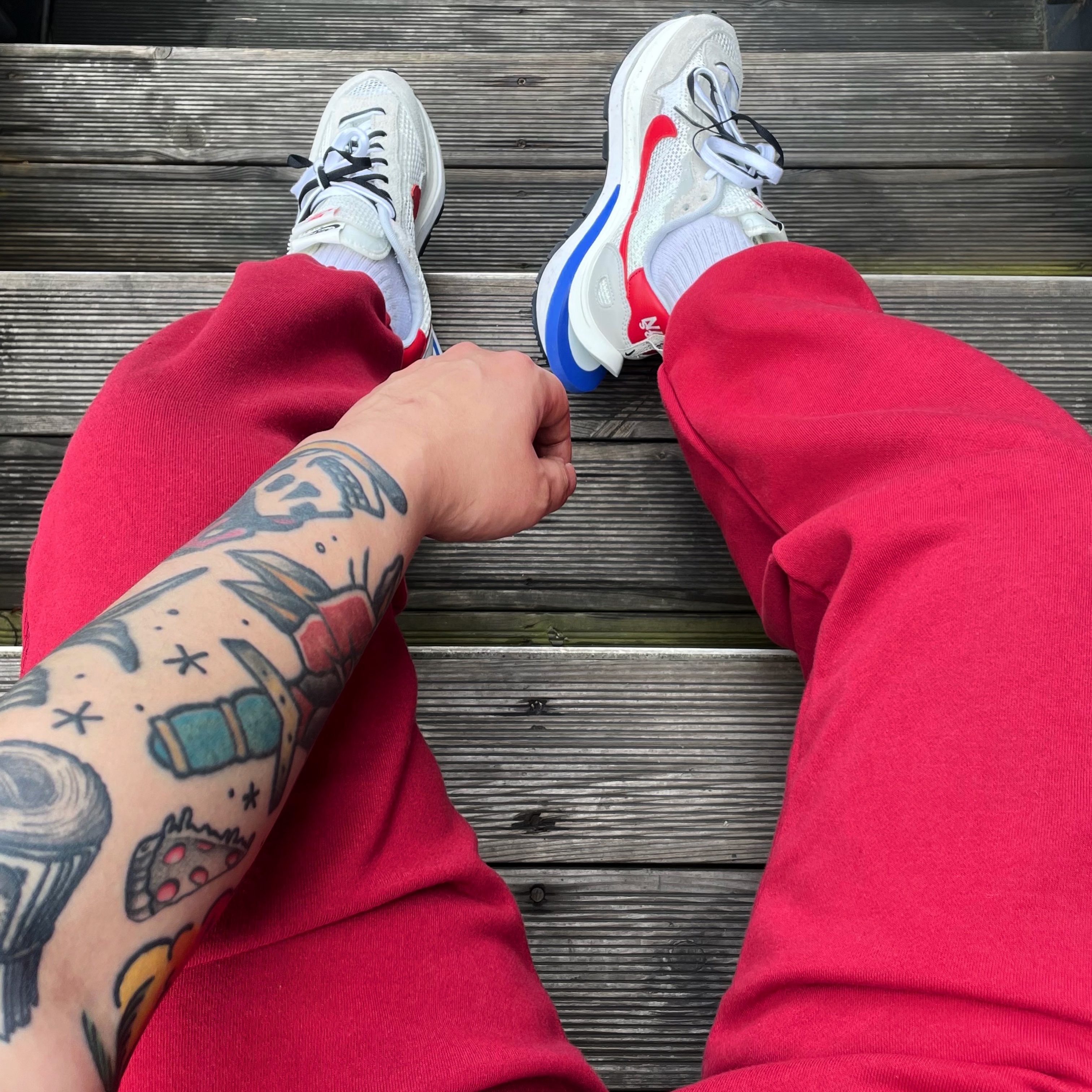 Nike x Sacai VaporWaffle Royal Fuchsia 착용 스타일