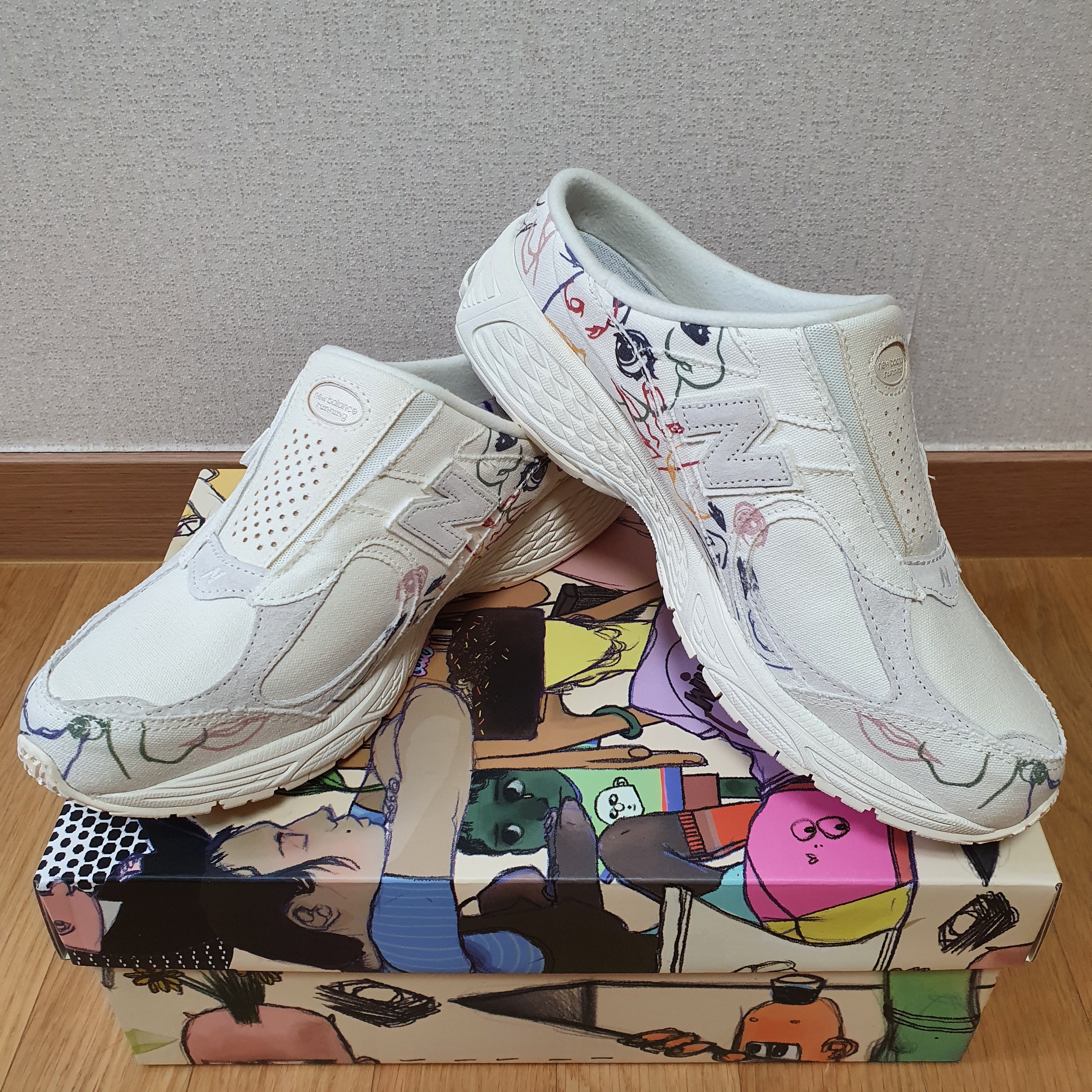 New Balance x Bryant Giles 2002R Mule What Now? 착용 스타일 - 1