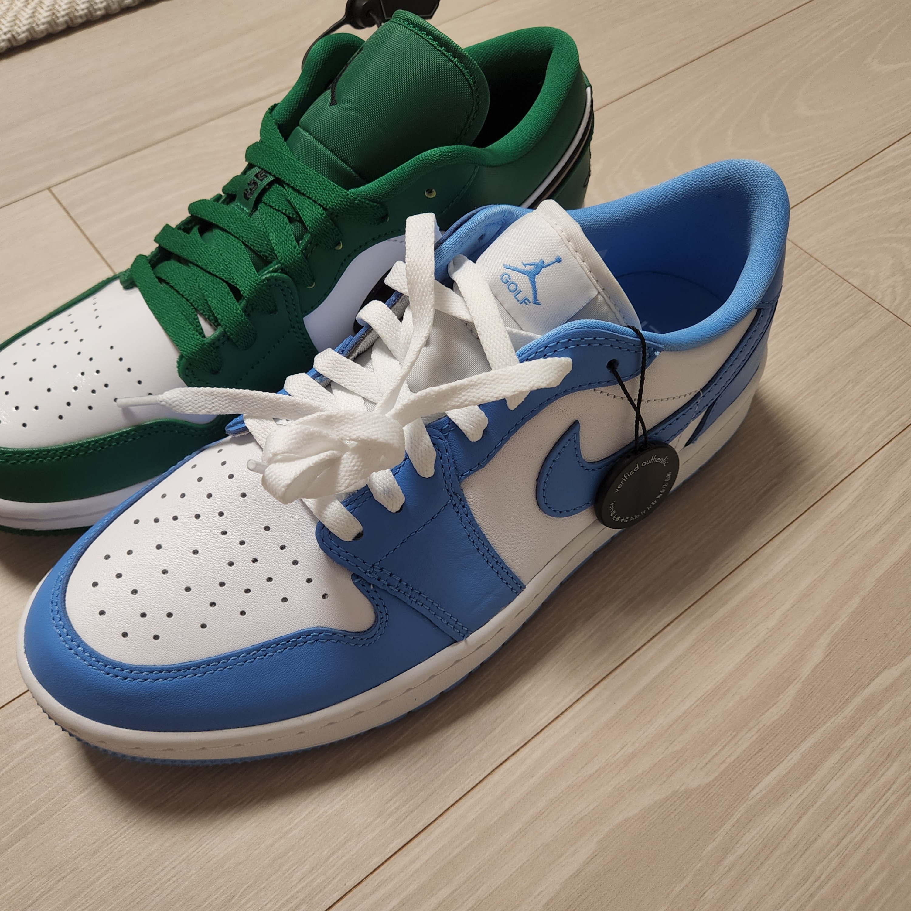 Jordan 1 Low Pine Green, Jordan 1 Low Golf White and University Blue 착용 스타일