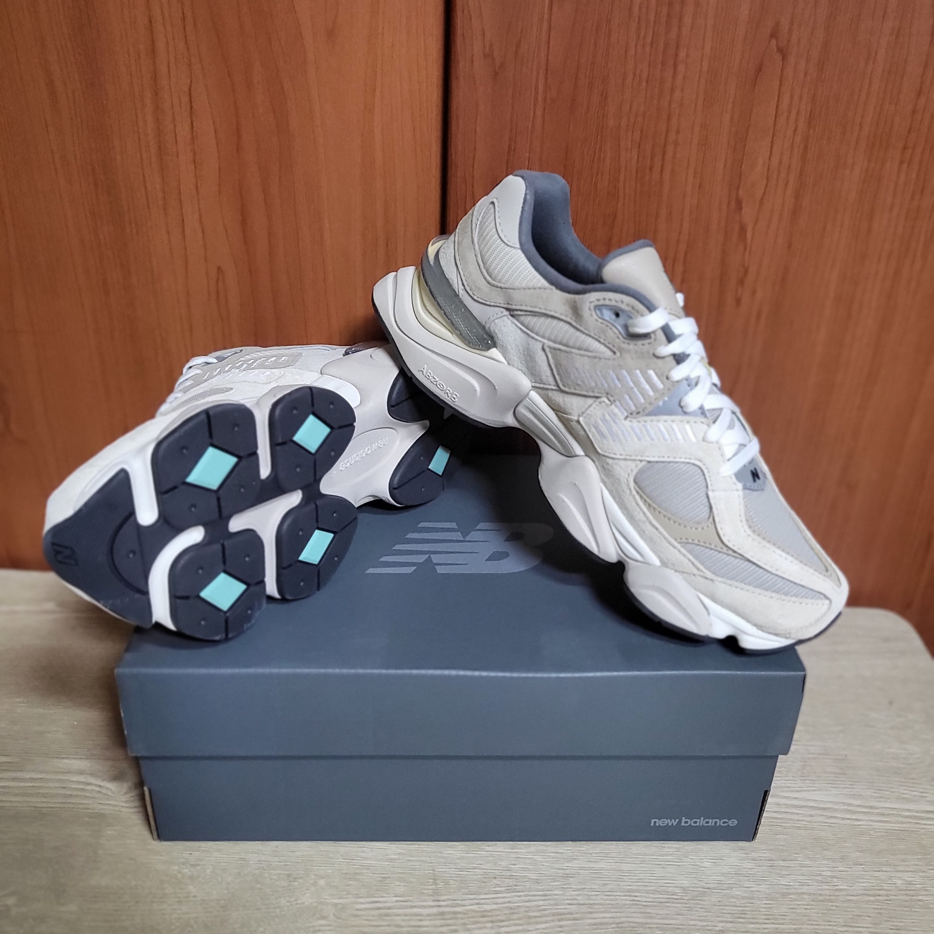 New Balance 9060 Sea Salt, New Balance x Joe Freshgoods 9060 Inside Voices Penny Cookie Pink 착용 스타일 - 1
