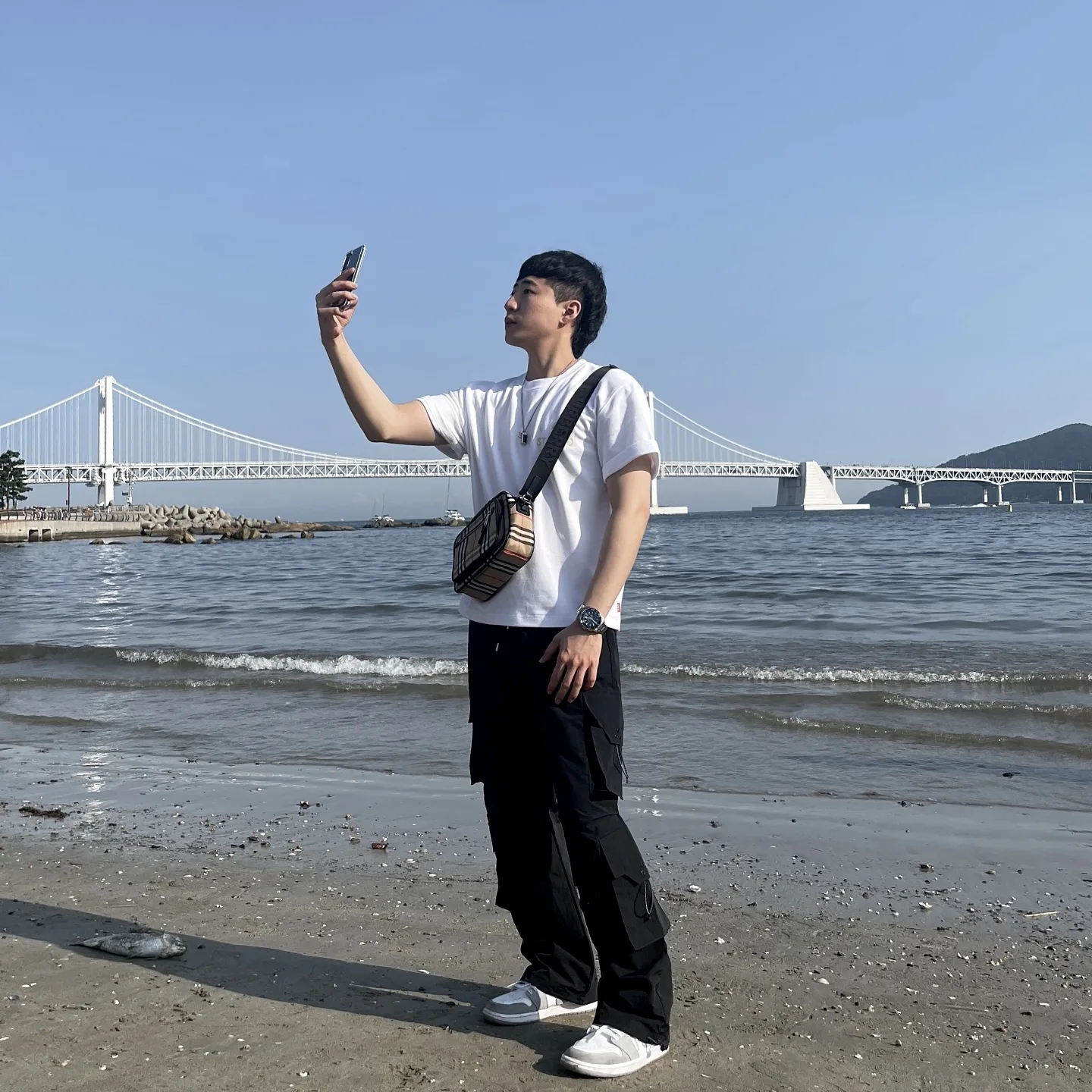 (W) Jordan 1 Low White Wolf Grey, IAB Studio x Ottogi Mayonnaise 50th Anniversary T-Shirt White 착용 스타일